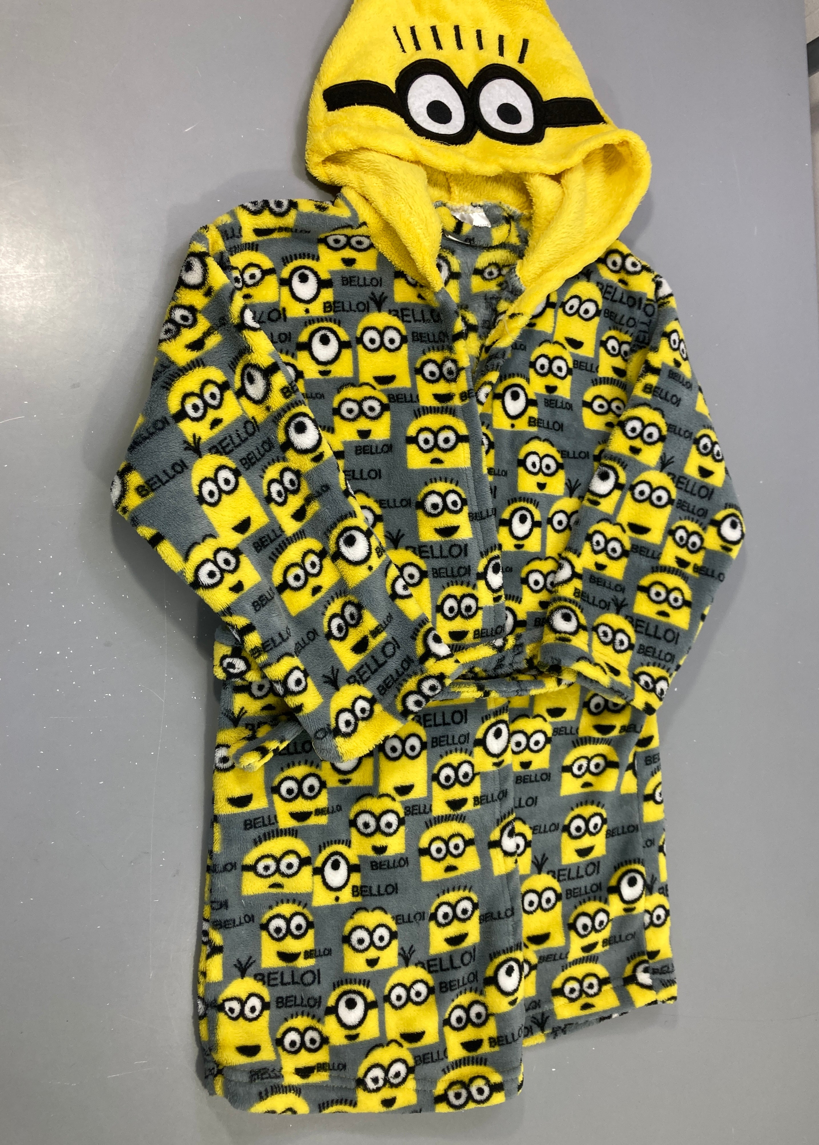 Peignoir capuche jaune et gris Minions