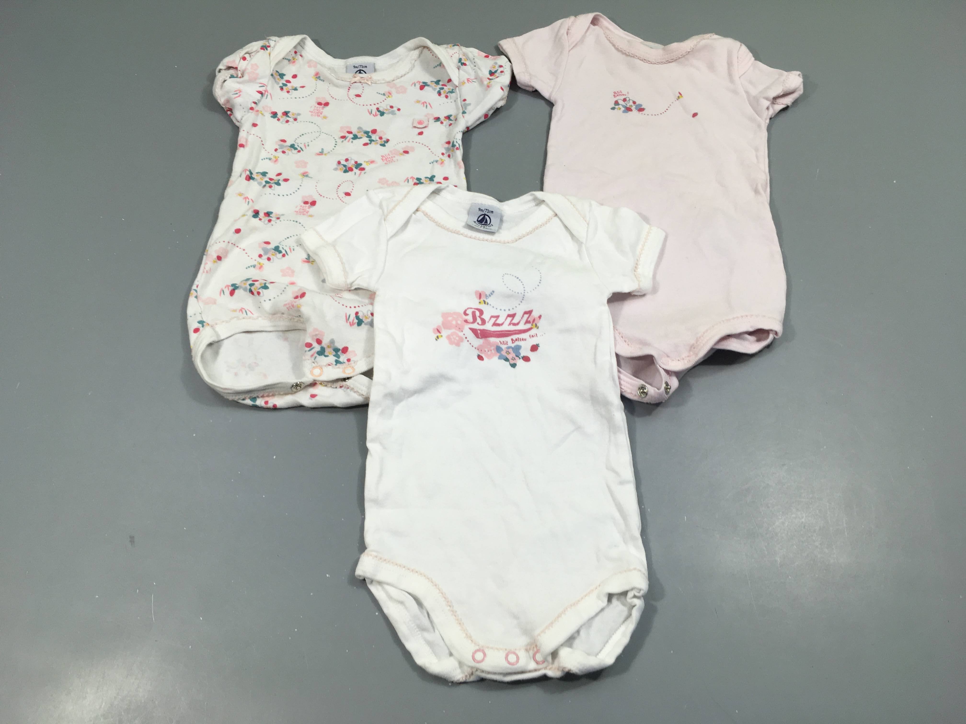 Lot de 3 bodies m.c, 1 blanc 