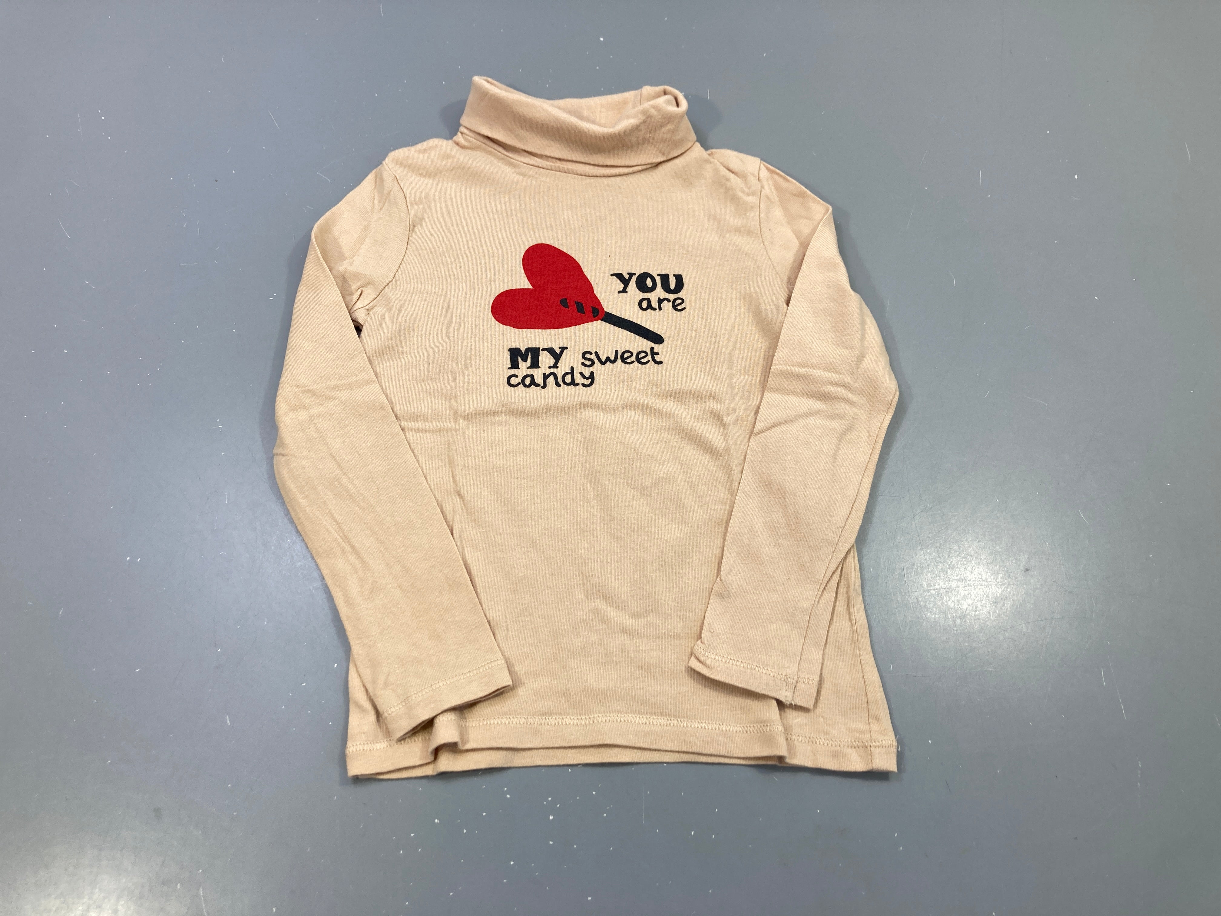 T-shirt m.l col roulé beige coeur bonbon