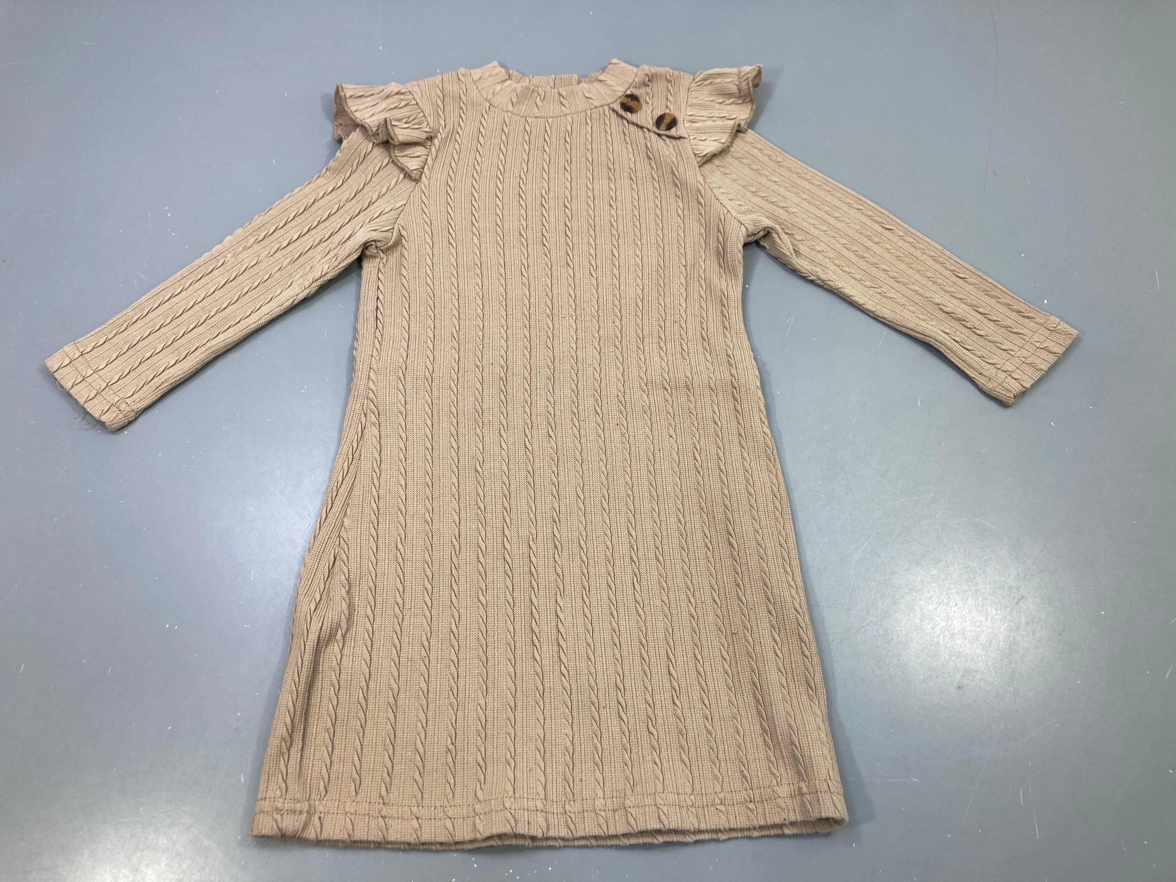 Robe pull m.l beige maille torsadée volants épaules