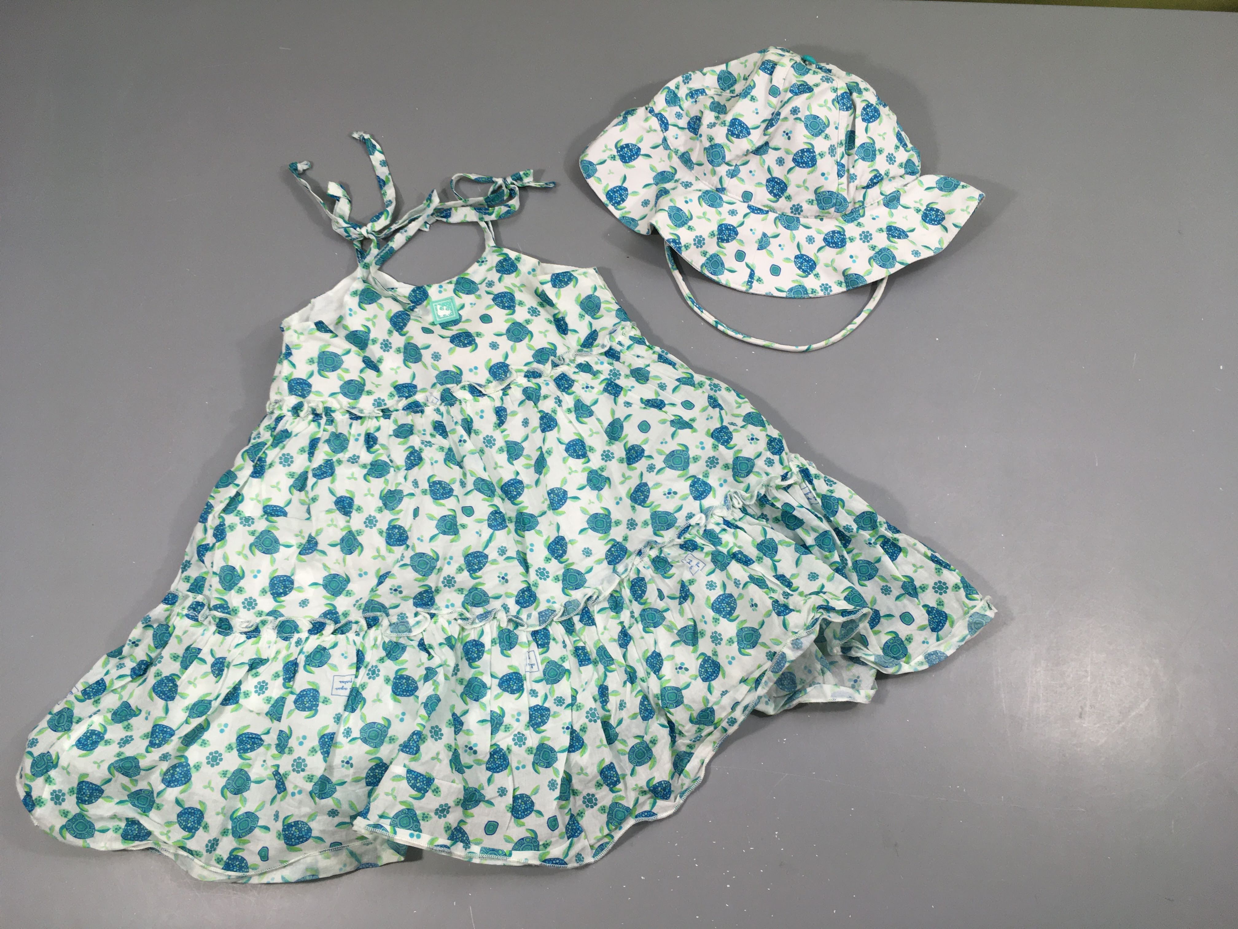 Robe s.m coton blanc motifs tortues bleues + Chapeau Al agua de patos