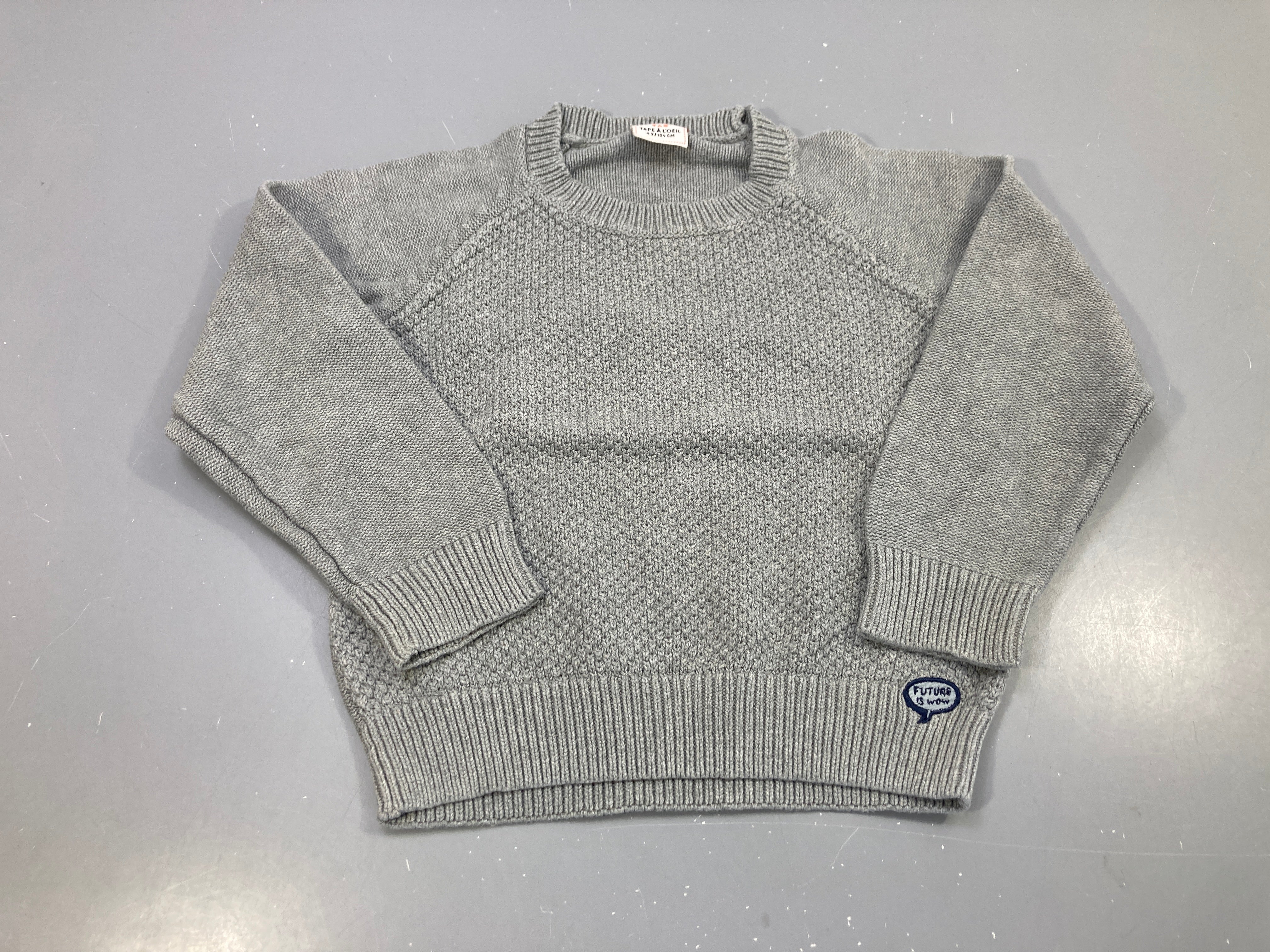 Pull gris chiné, écusson Future is wow