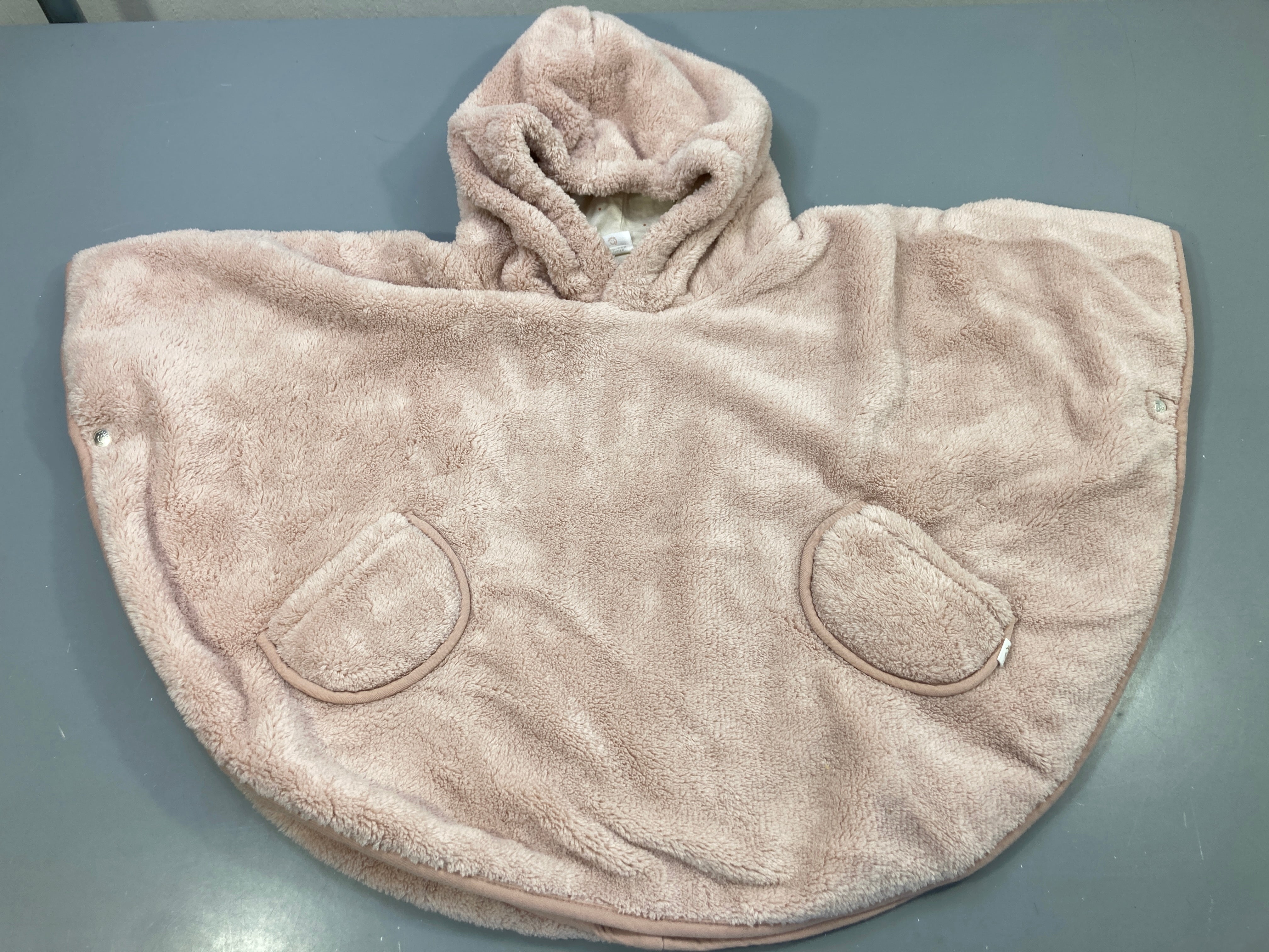 Poncho velours rose capuche poches boutons pression, 9-36m