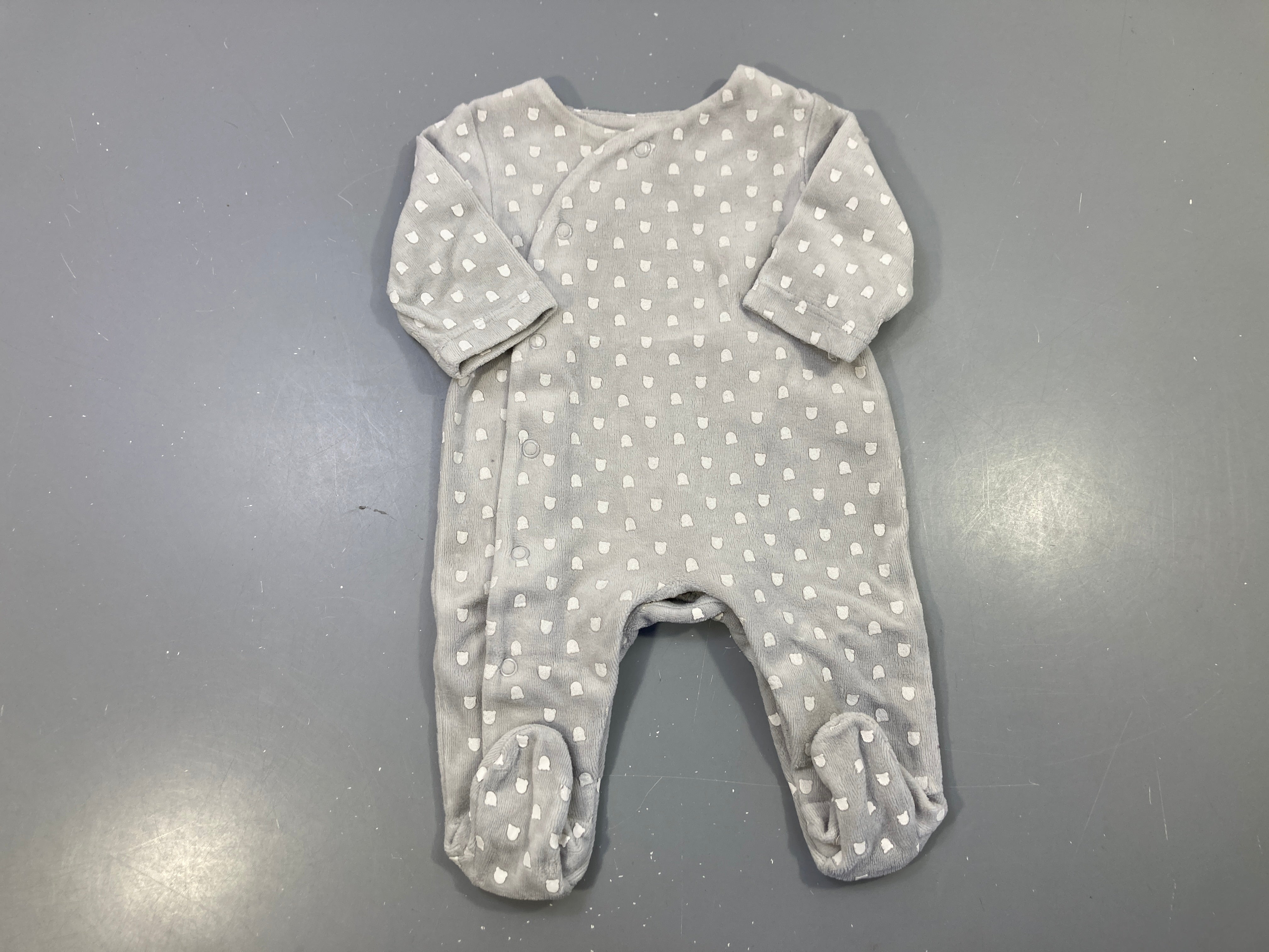 Pyjama velours gris motifs blancs