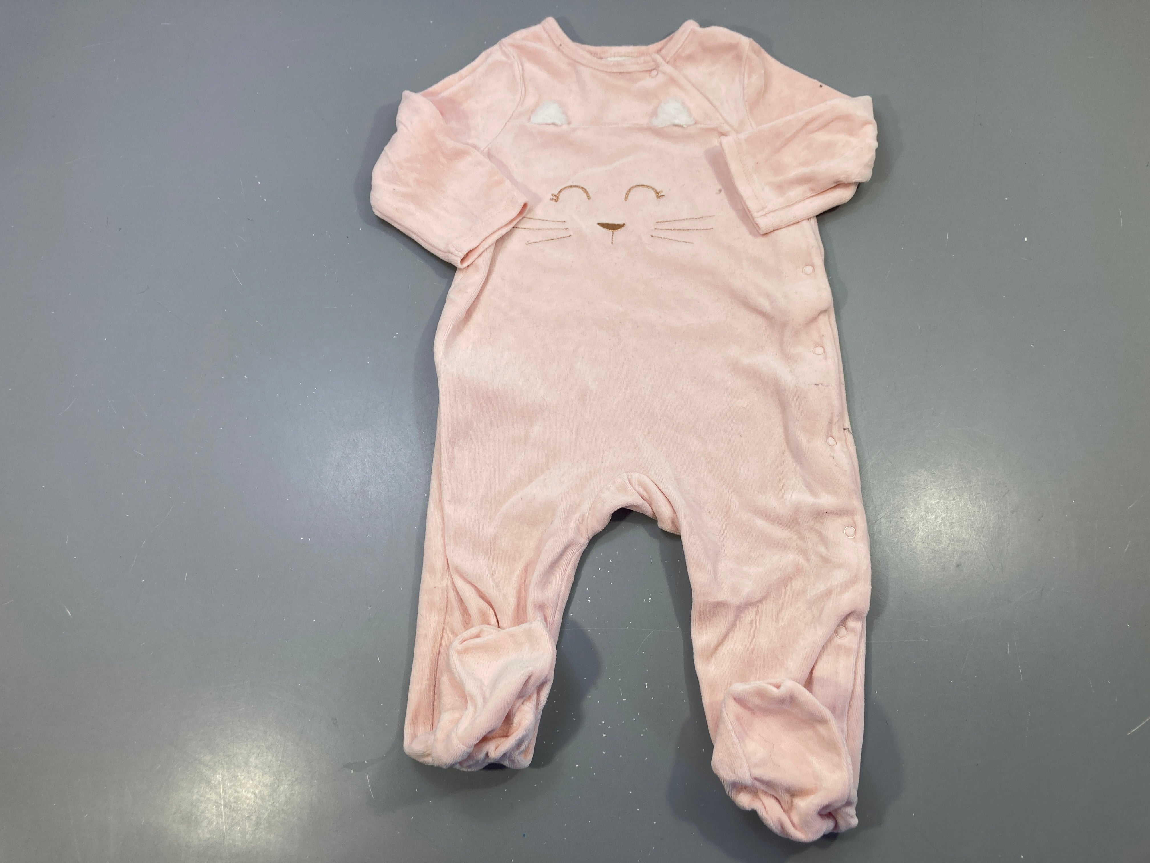 Pyjama velours rose visage chat, oreilles