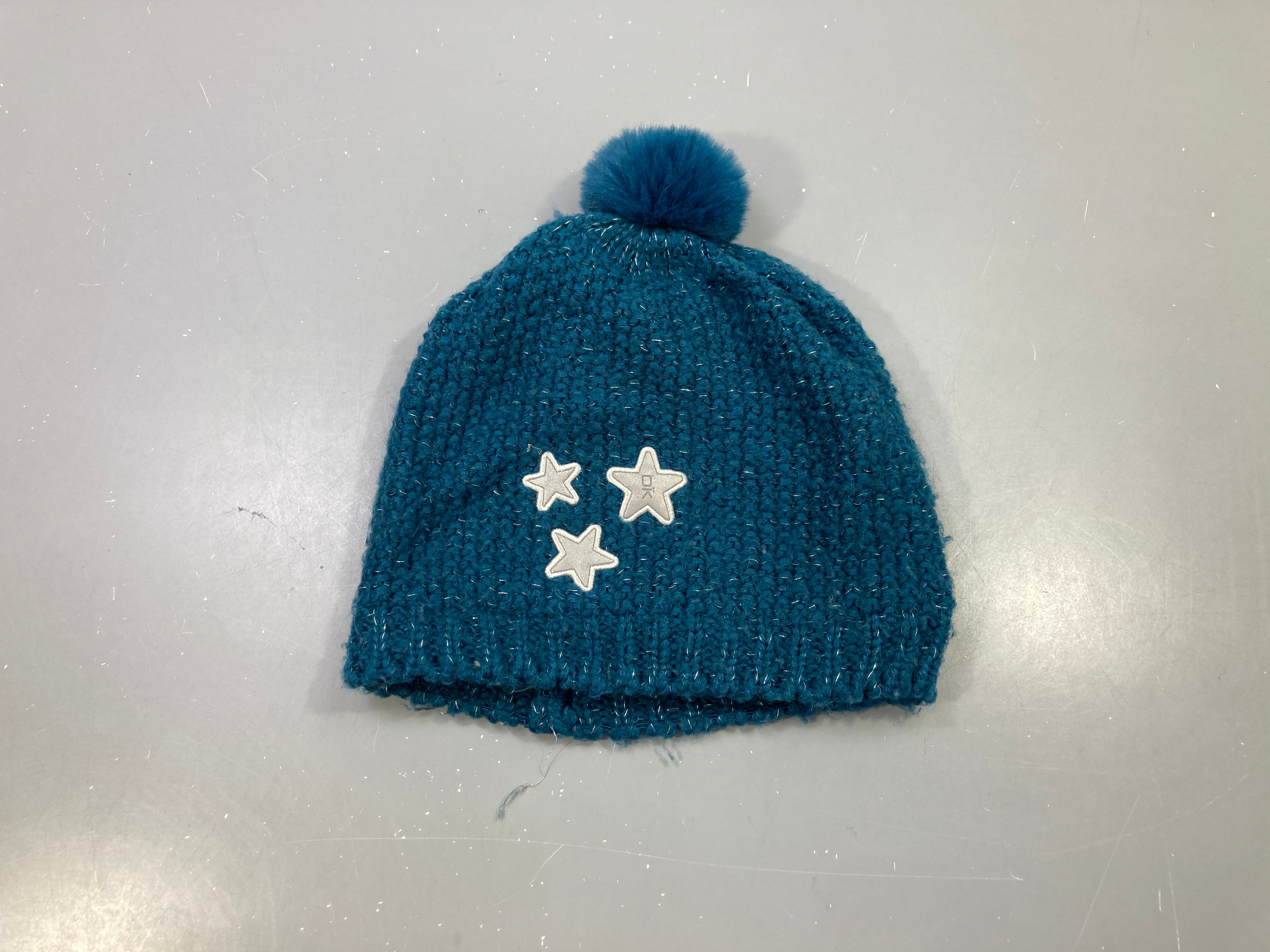 Bonnet bleu canard pompon étoiles