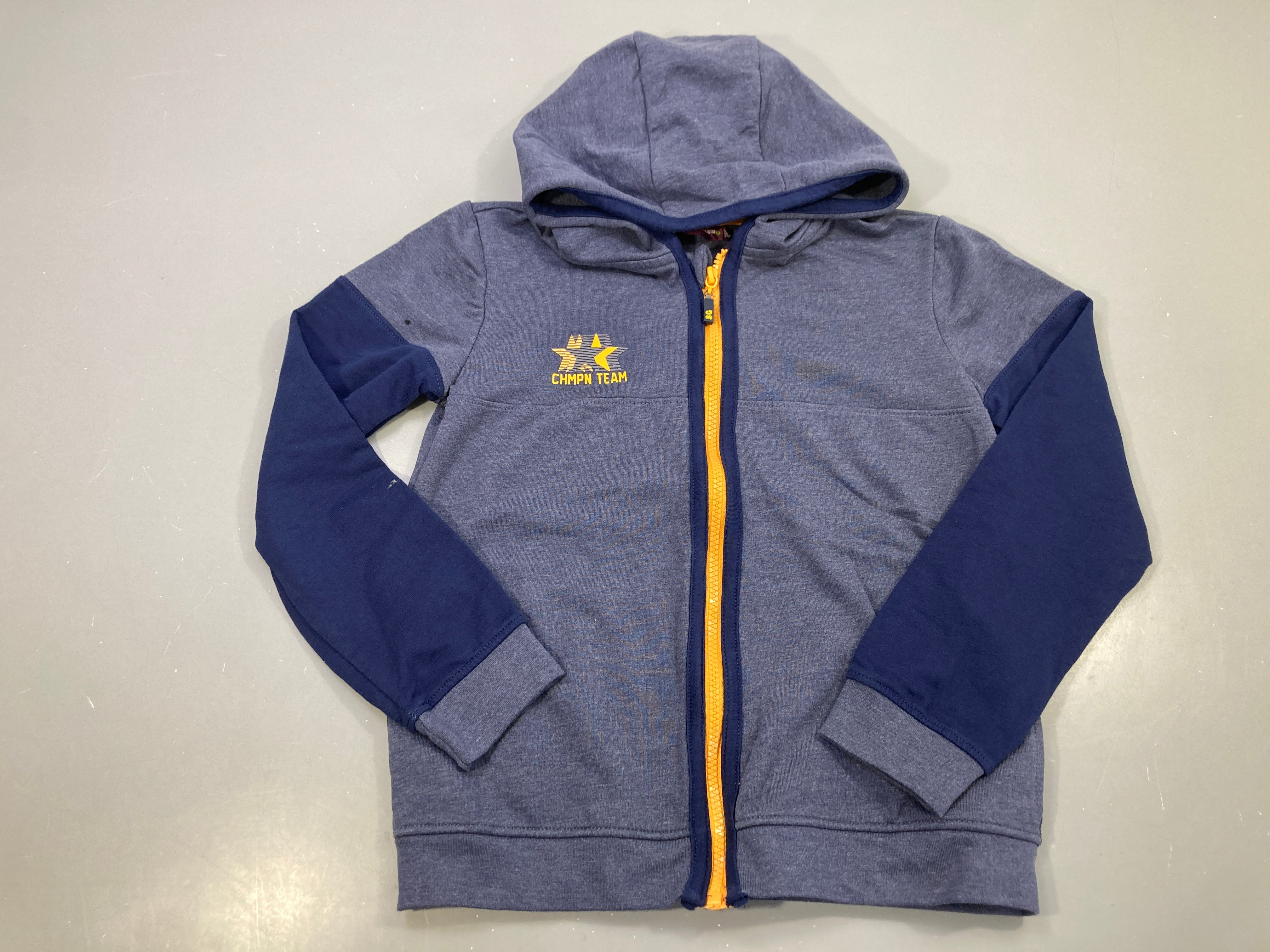 Gilet zippé capuche bleu chiné manches marine imprimé étoile Chmpn Team