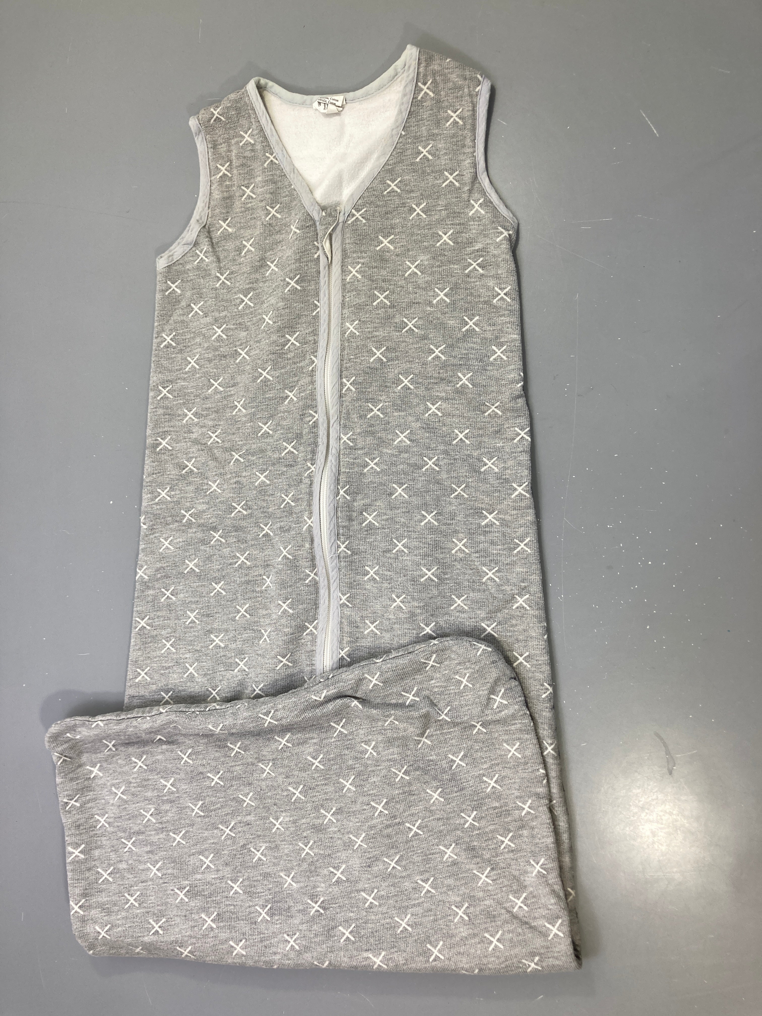 Gigoteuse s.m grise croix blanches