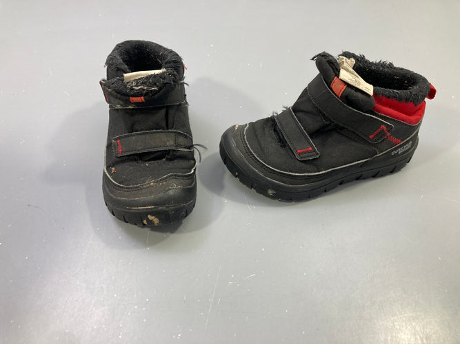 Bottines noires et rouges fourrées de randonnées, Quechua, moins cher chez Petit Kiwi
