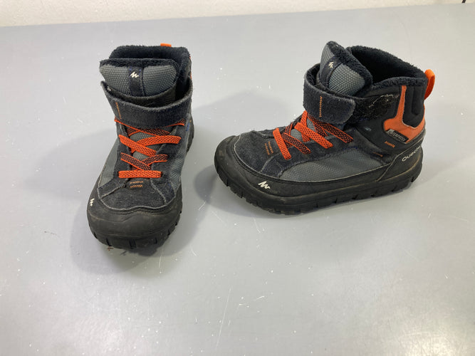 Bottines grises et noires lacets orange fourrées rando, Quechua, moins cher chez Petit Kiwi