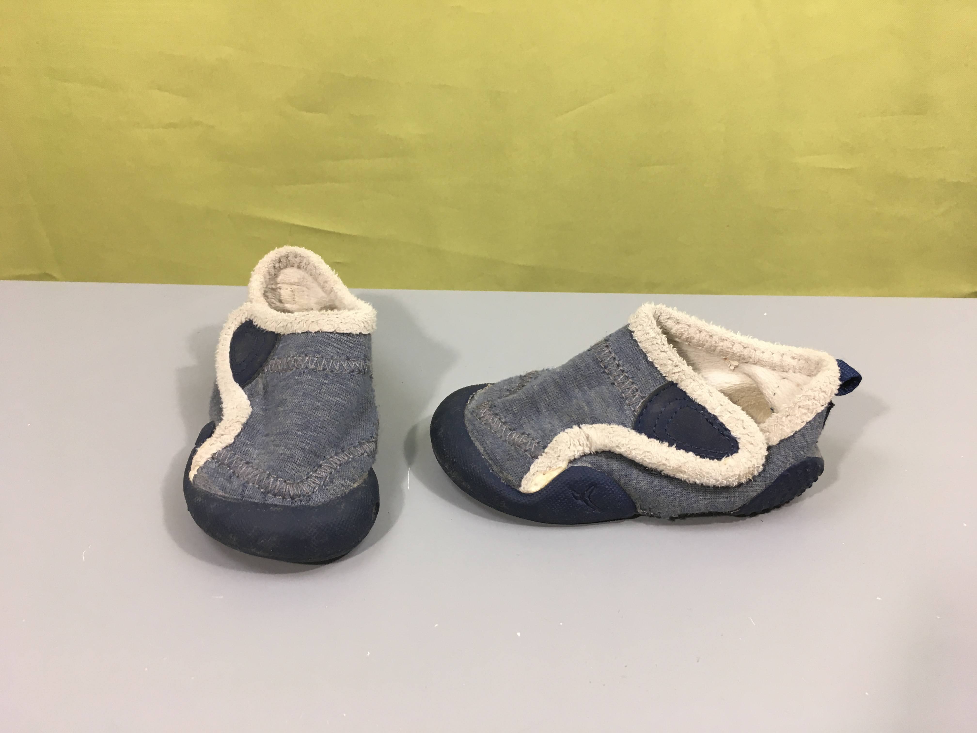Chaussons de gym bleu intérieur velours, 23