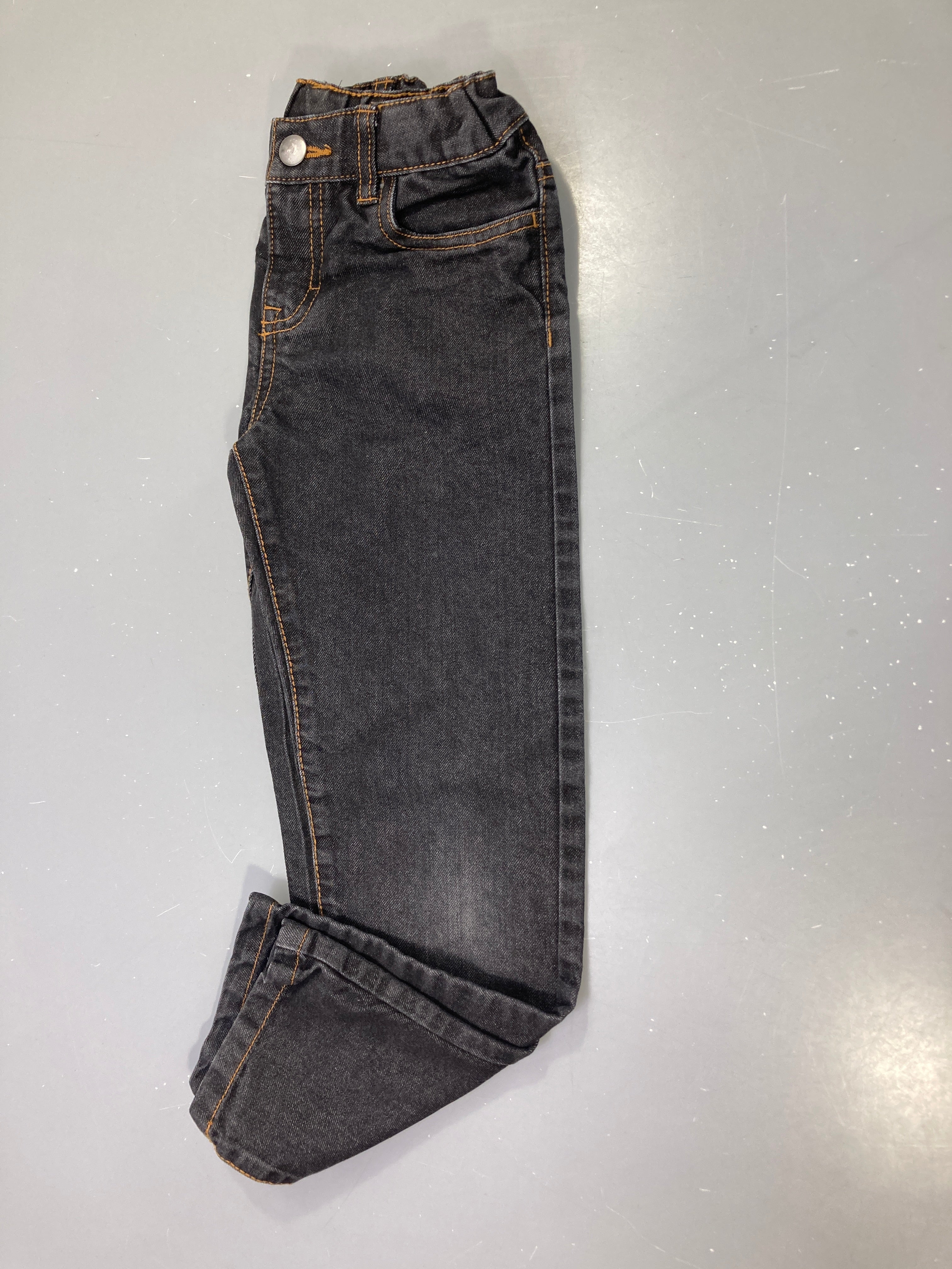 Pantalon jean gris foncé surpiqûres jaunes