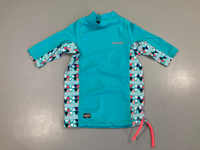 T-shirt m.c anti-uv turquoise motifs triangles Olaian (taille estimée), moins cher chez Petit Kiwi