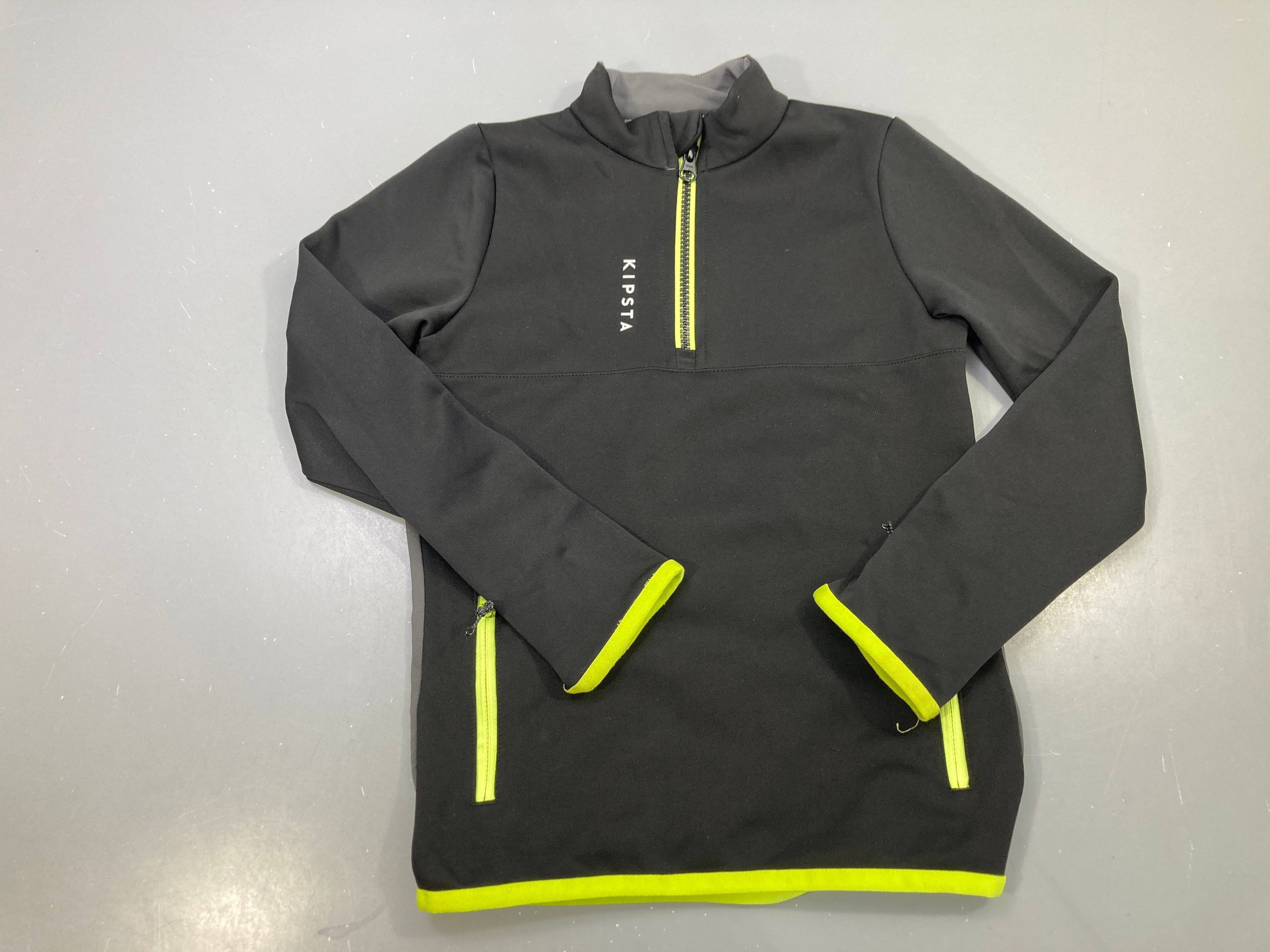 T-shirt m.l de sport noir bordures jaune fluo, col zippé, Kipsta