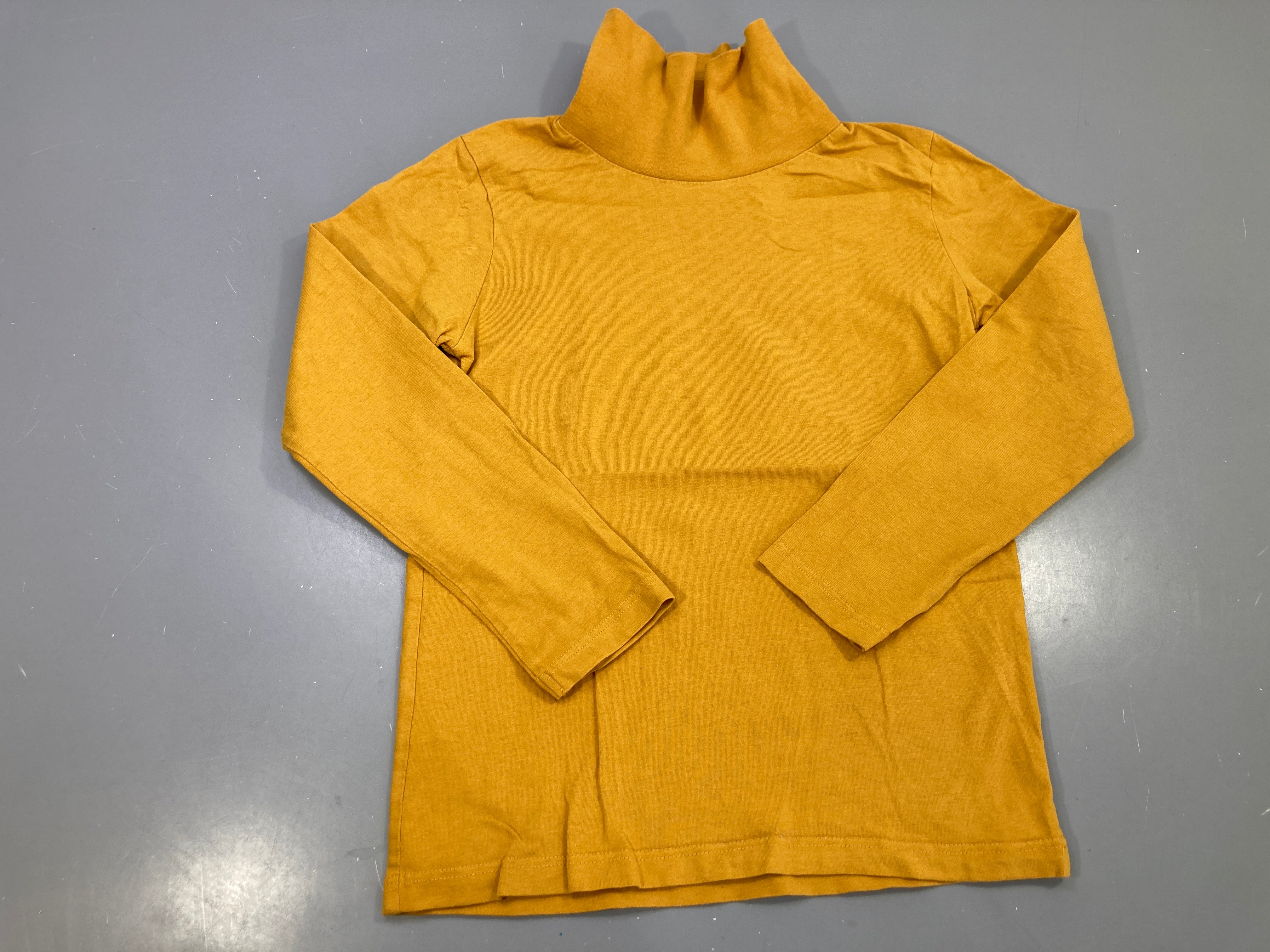 T-shirt m.l col roulé moutarde uni