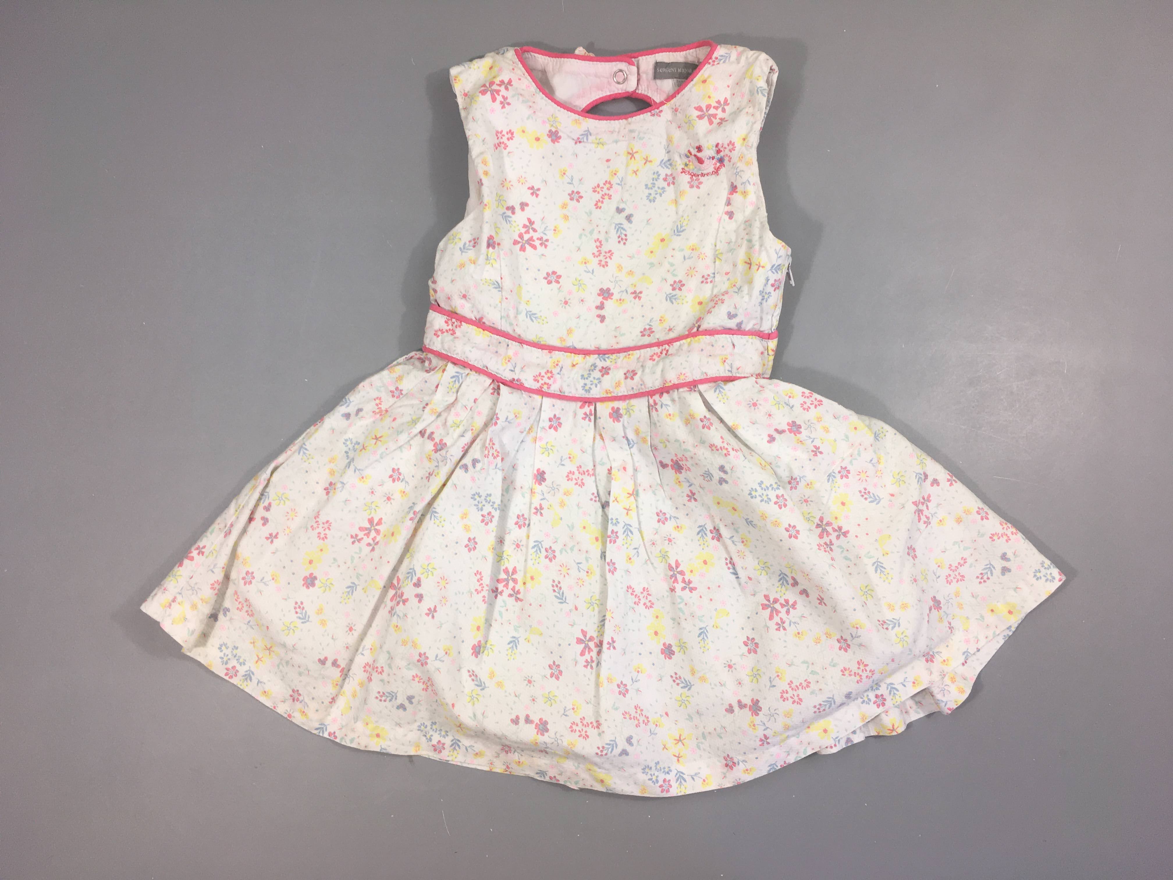 Robe s.m blanche fleurie dos ouvert