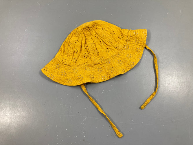 Chapeau jaune  en broderies anglaises, 9-18 mois, moins cher chez Petit Kiwi