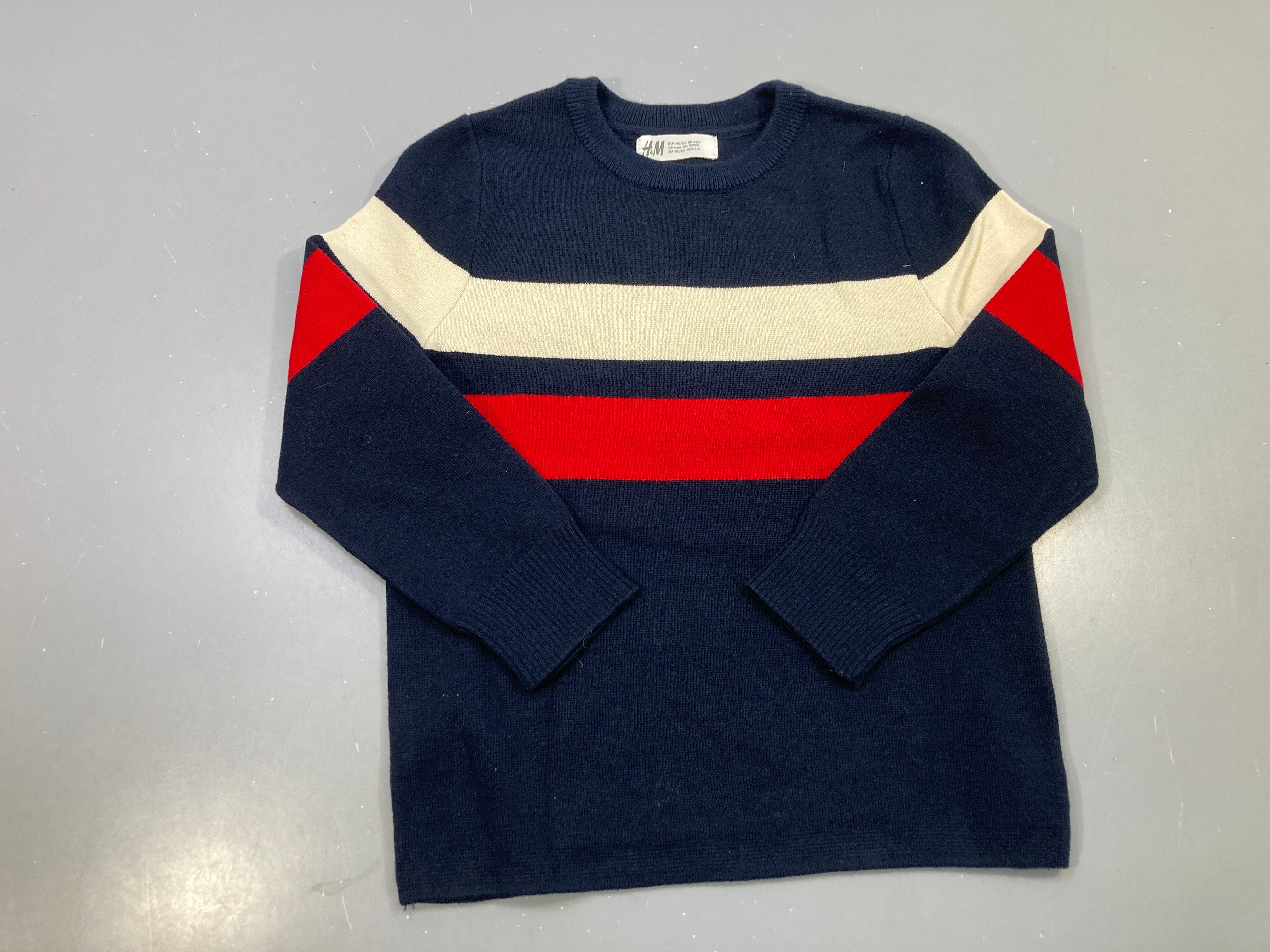 Pull bleu marine bandes écru et rouge, maille