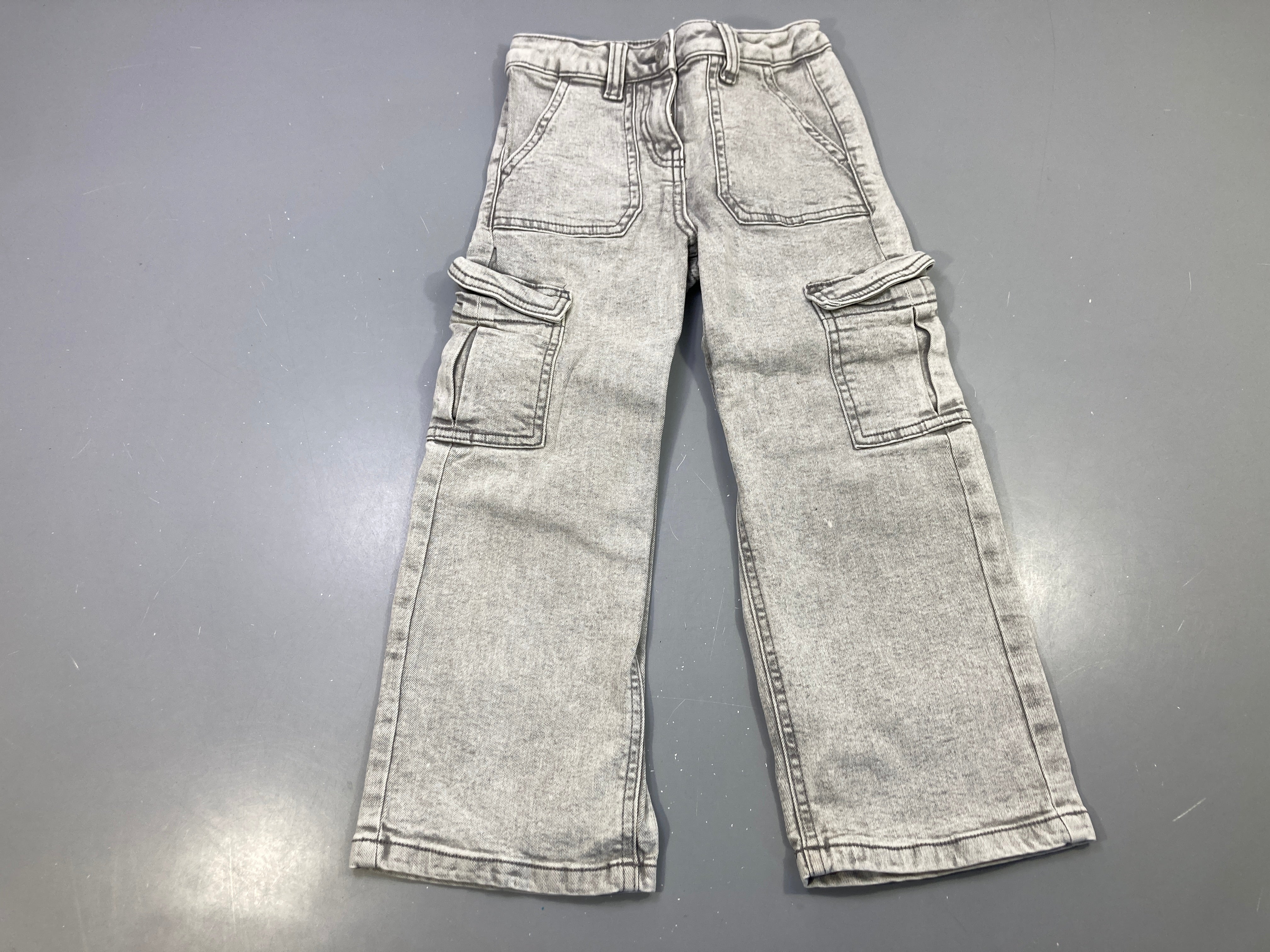 Jean cargo gris délavé coupe large