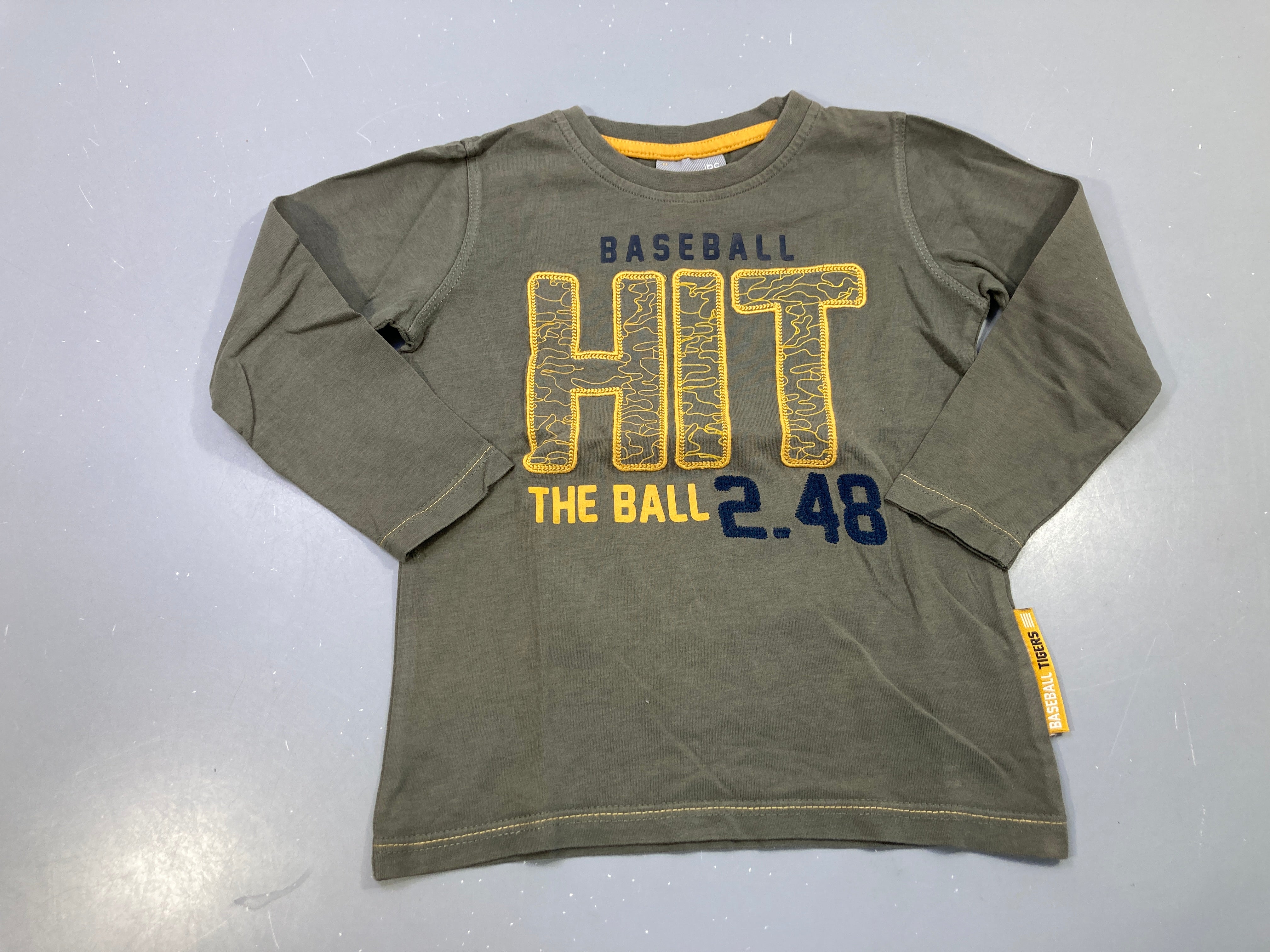 T-shirt m.l vert kaki, brodé Baseball Hit the ball