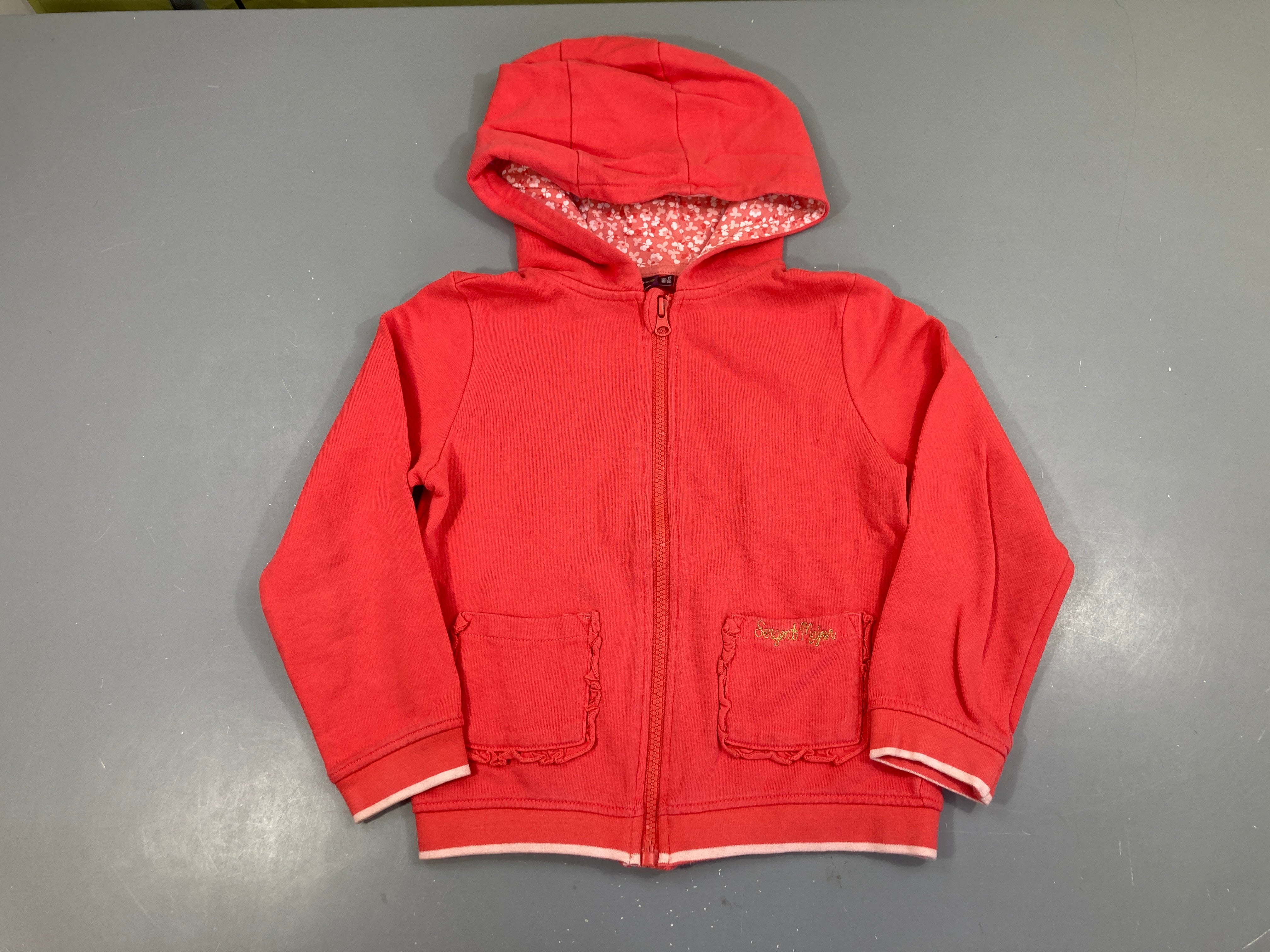 Sweat rose corail à capuche