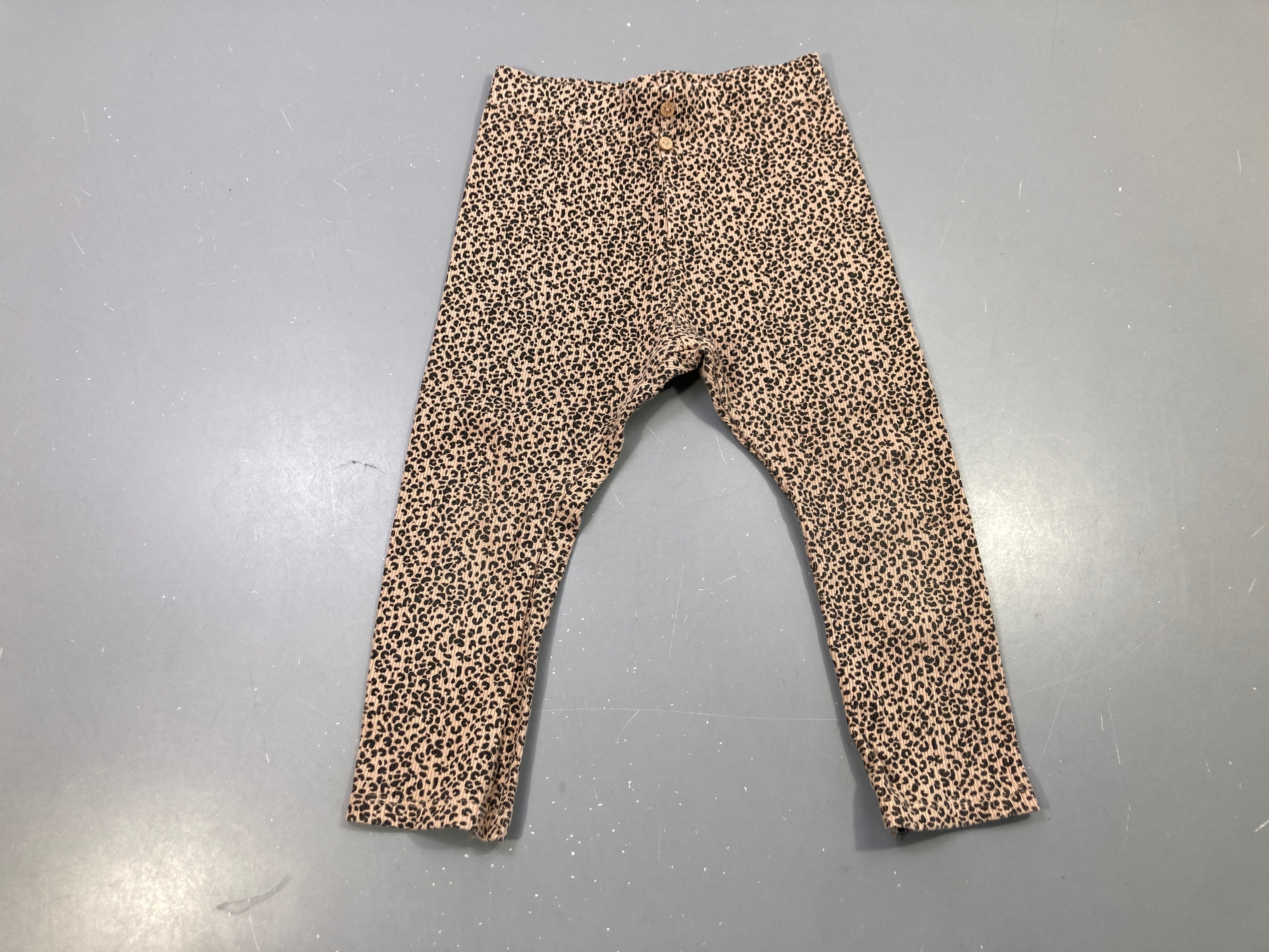 Legging beige rosé côtelé imprimé léopard, 2 boutons à la taille