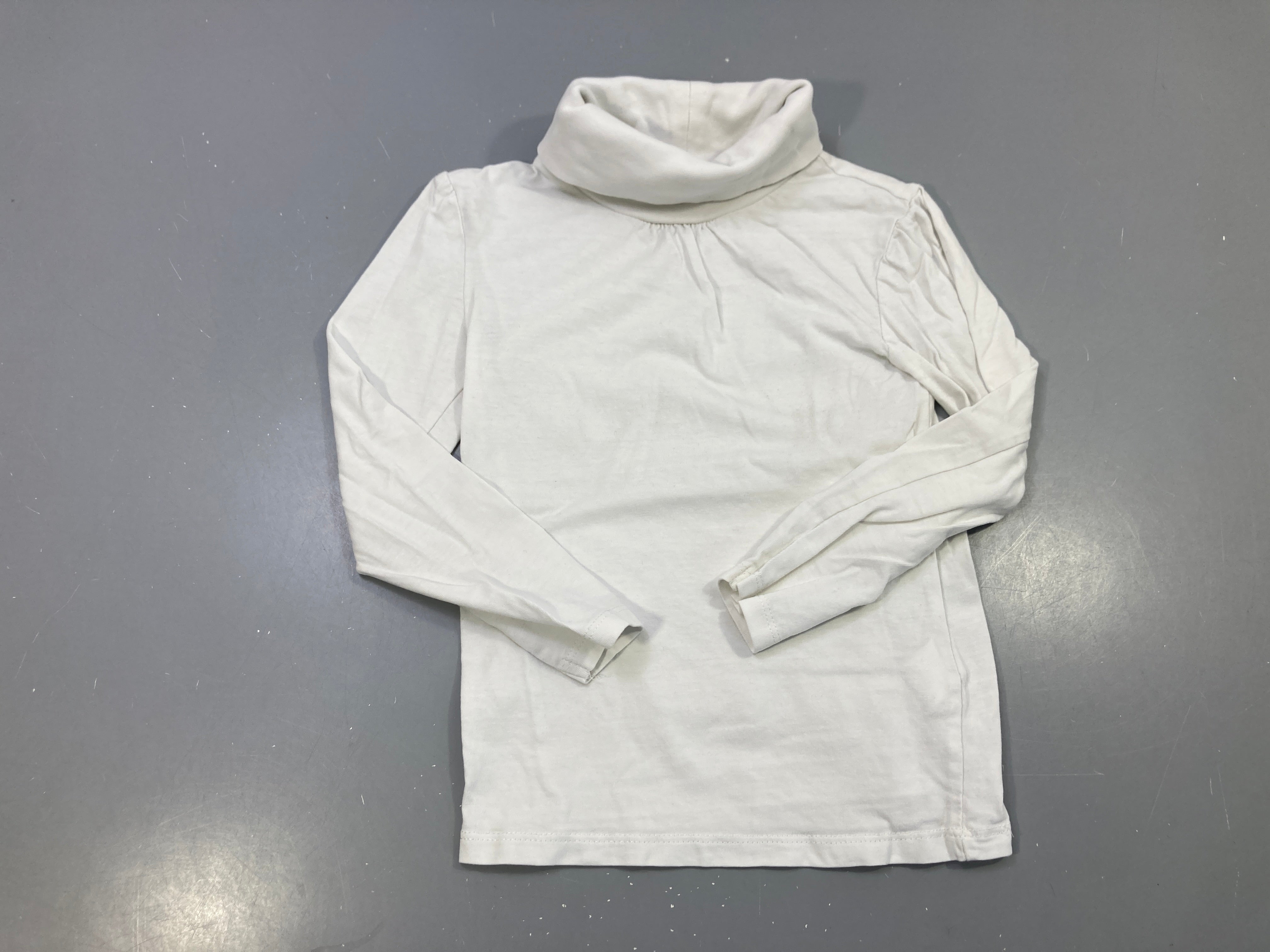 T-shirt m.l col roulé blanc, fronces à l'encolure