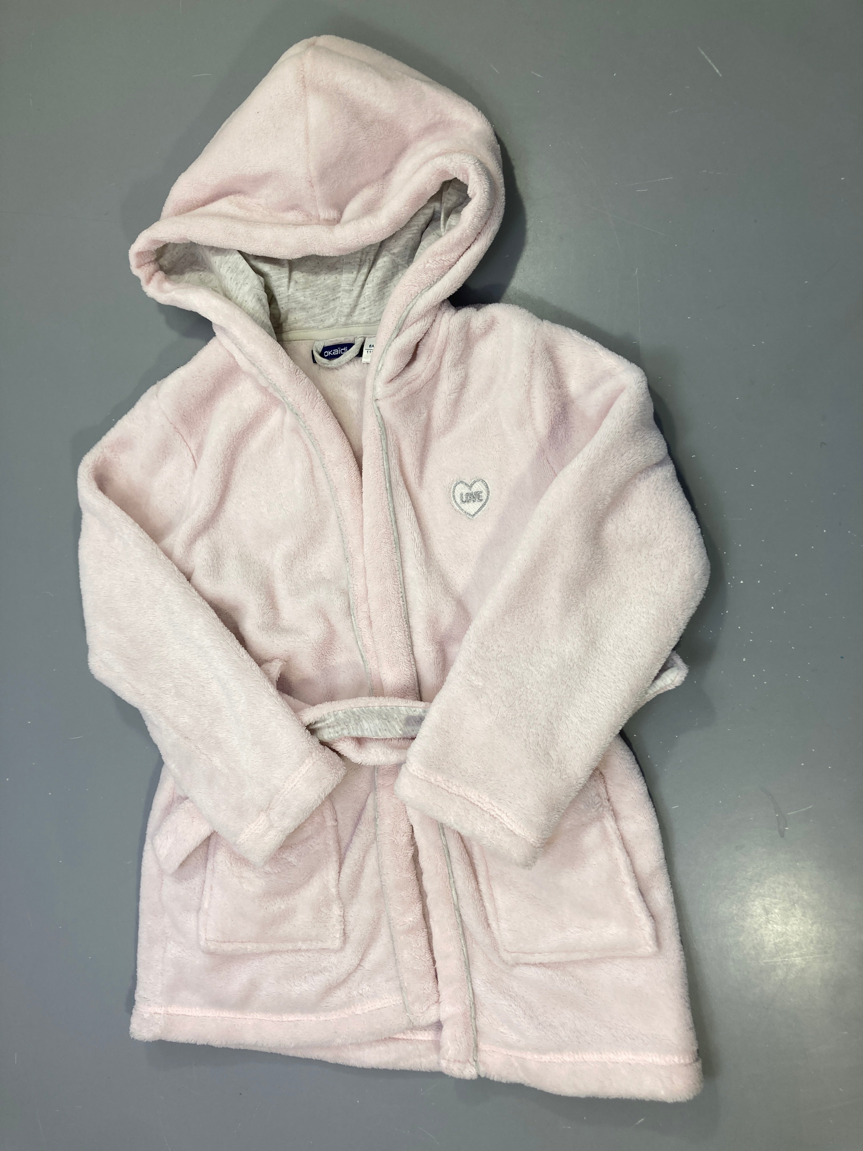 Peignoir rose pâle polaire, capuche, ceinture, cœur « Love » brodé