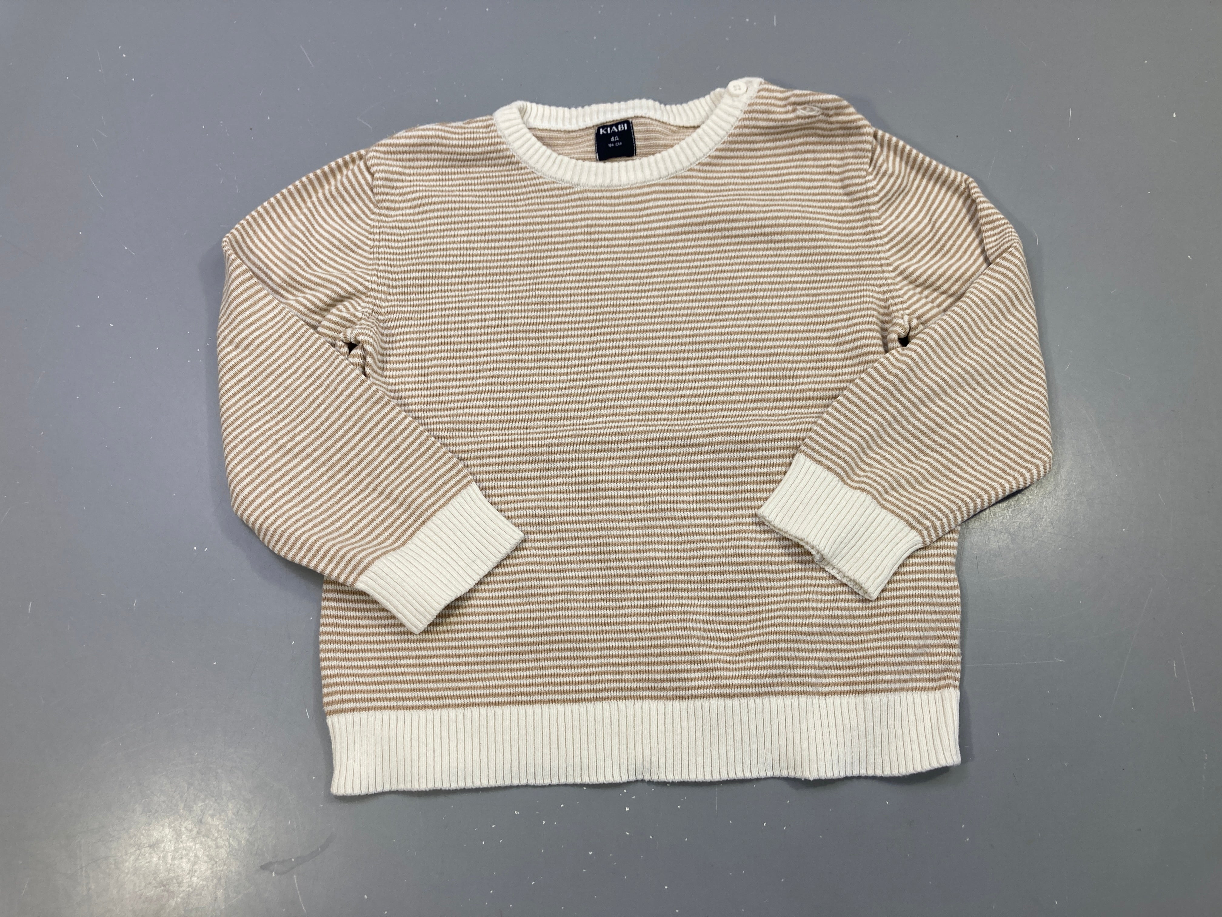 Pull beige et écru rayé, maille