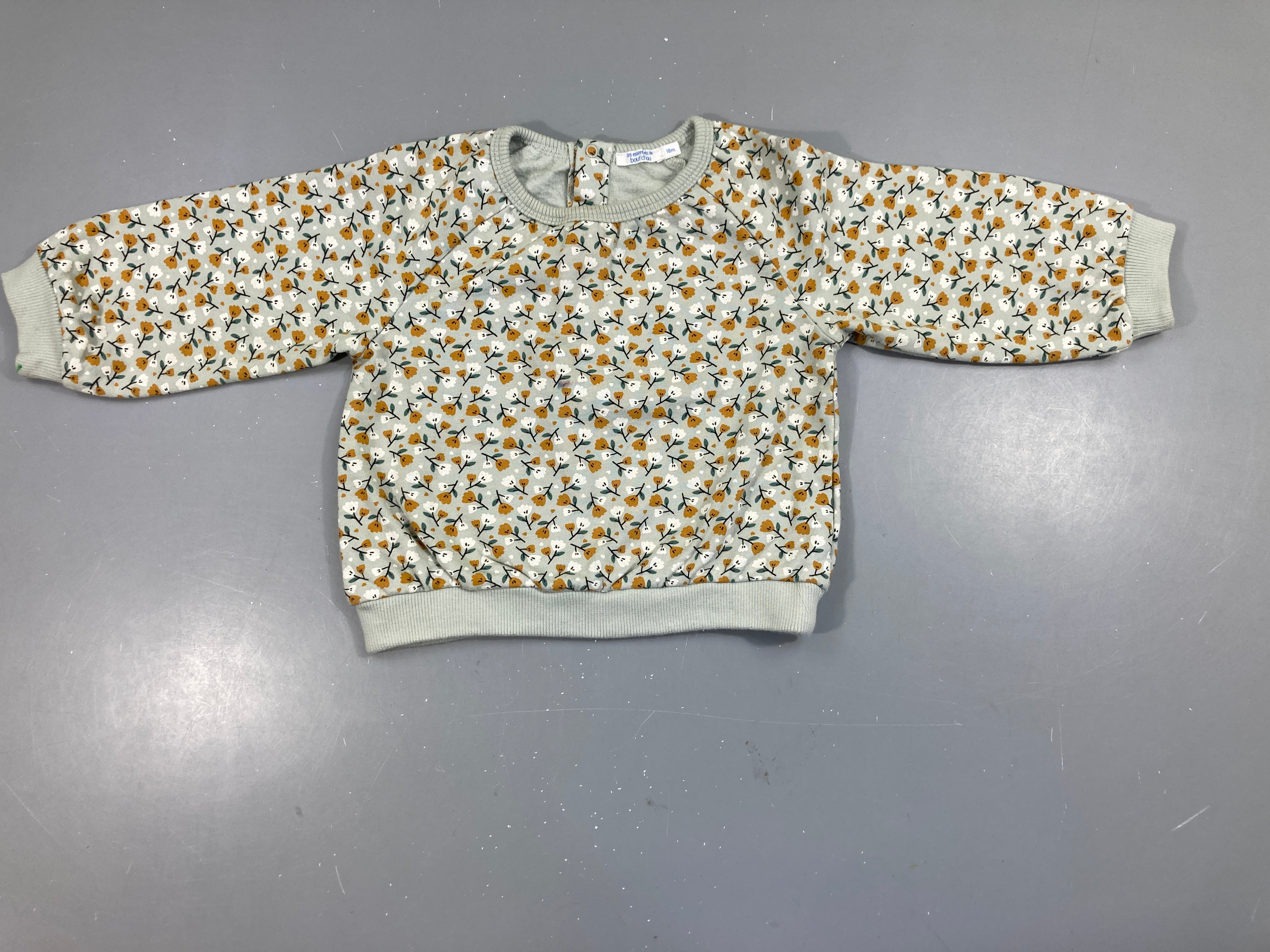 Sweat vert pâles fleurs