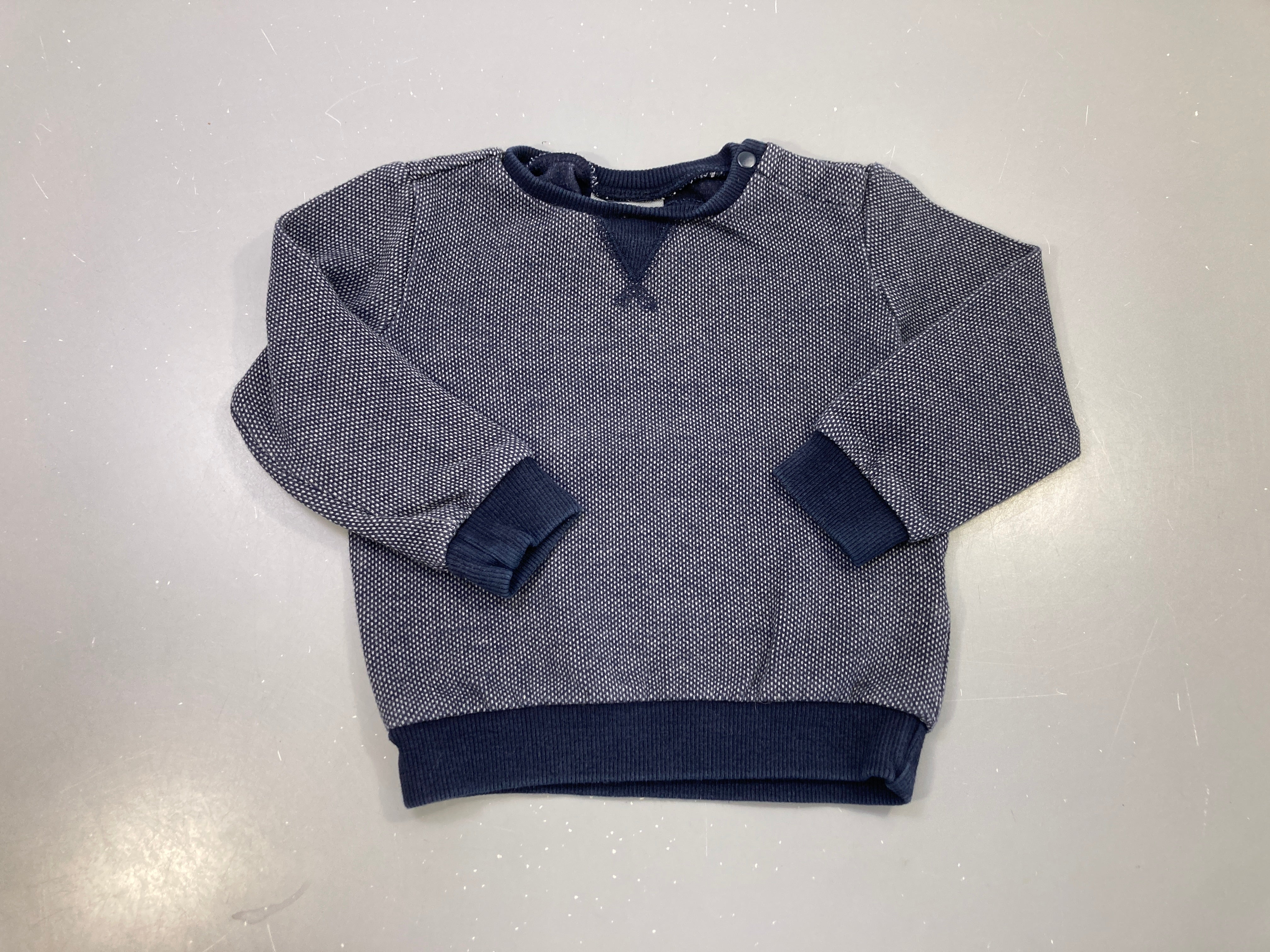 Sweat bleu marine chiné blanc