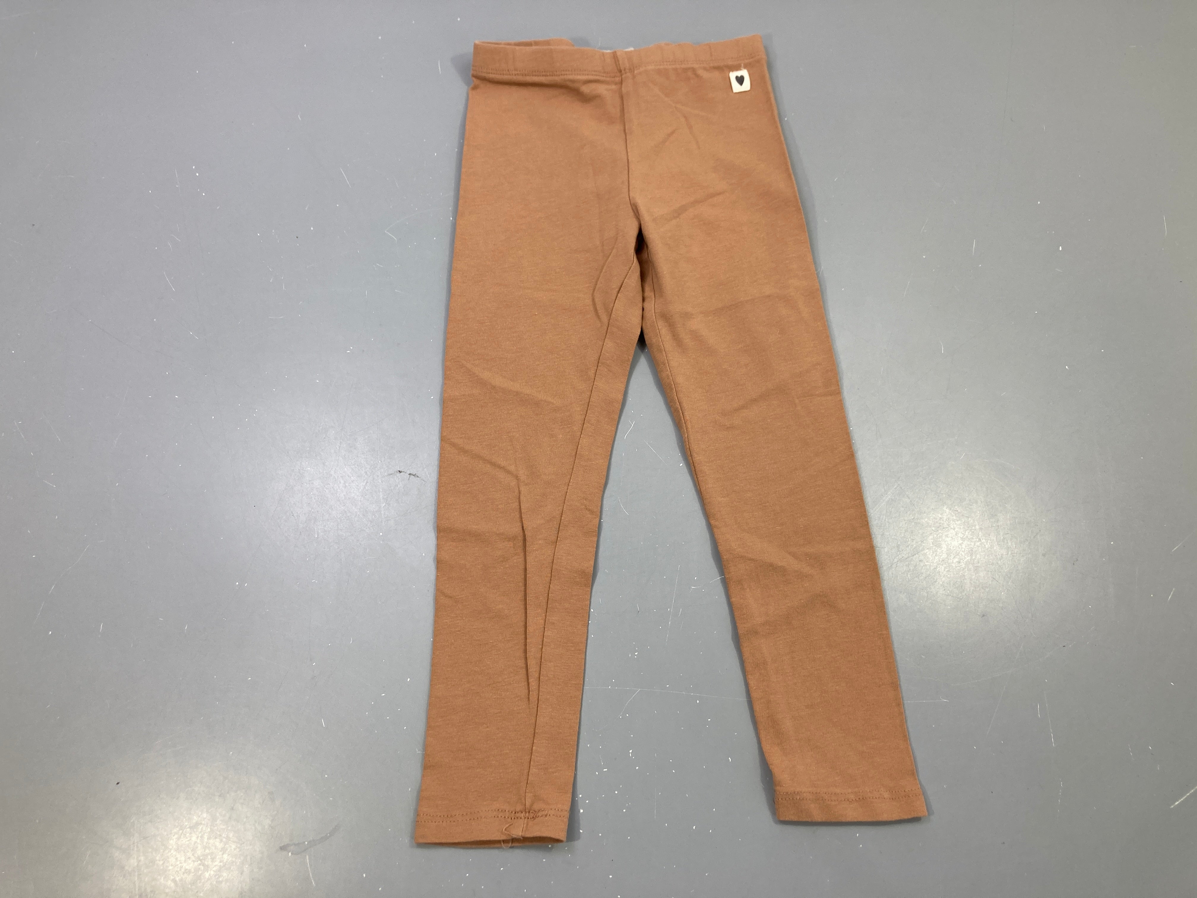 Legging camel uni, étiquette cœur