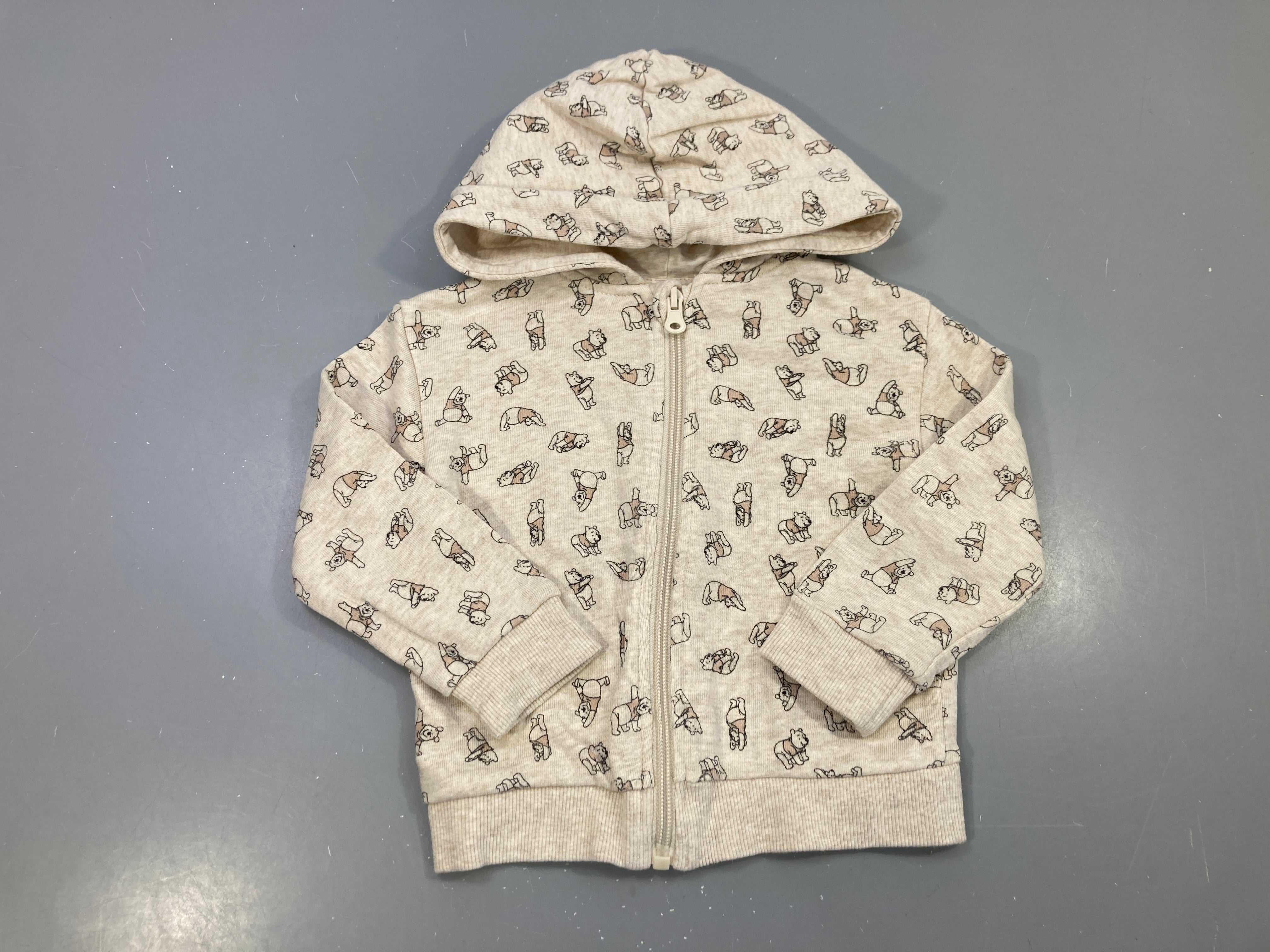 Sweat zippé capuche beige chiné Winnie l'ourson