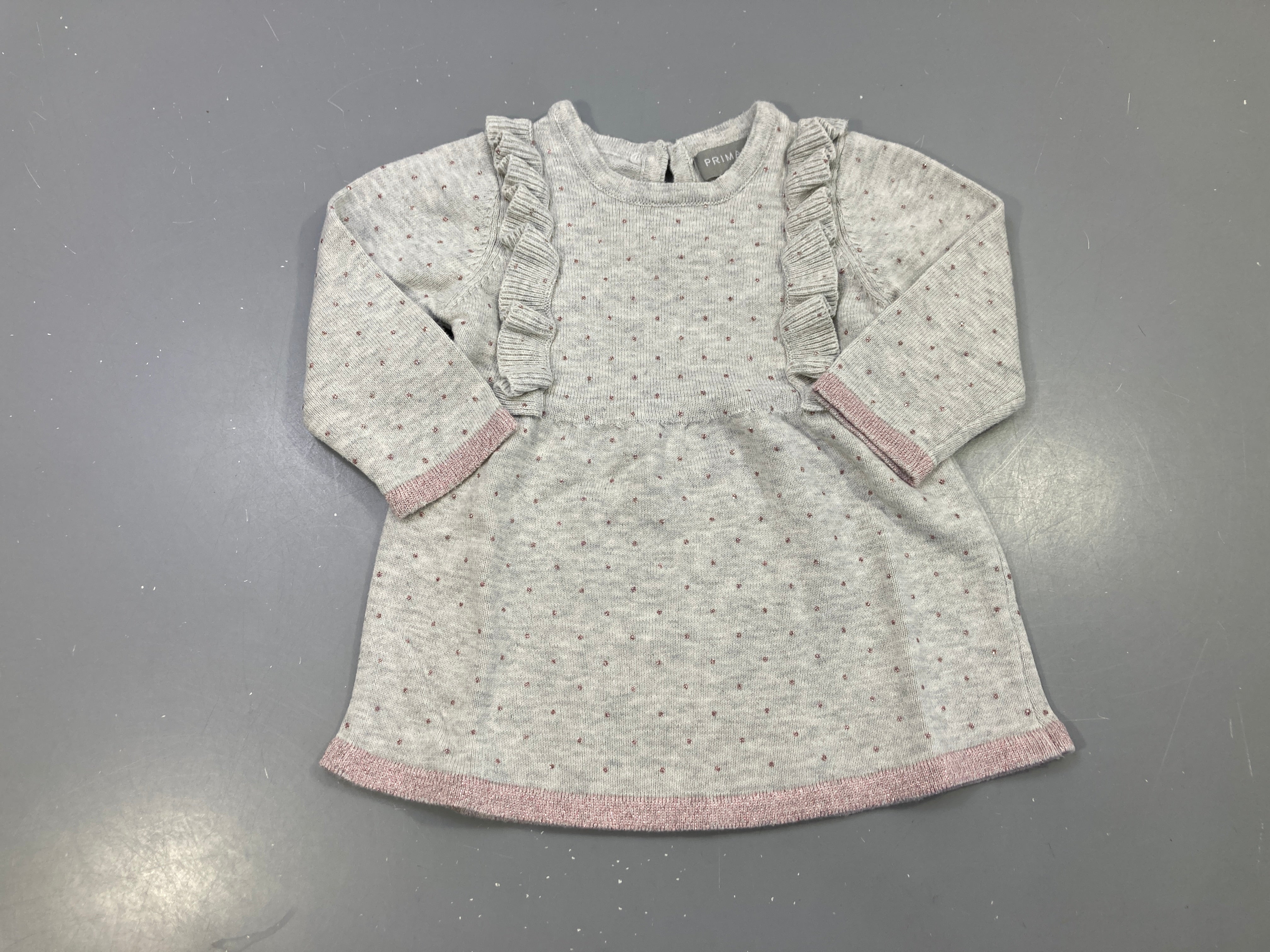 Robe pull m.l grise maille pois roses sequins, volants