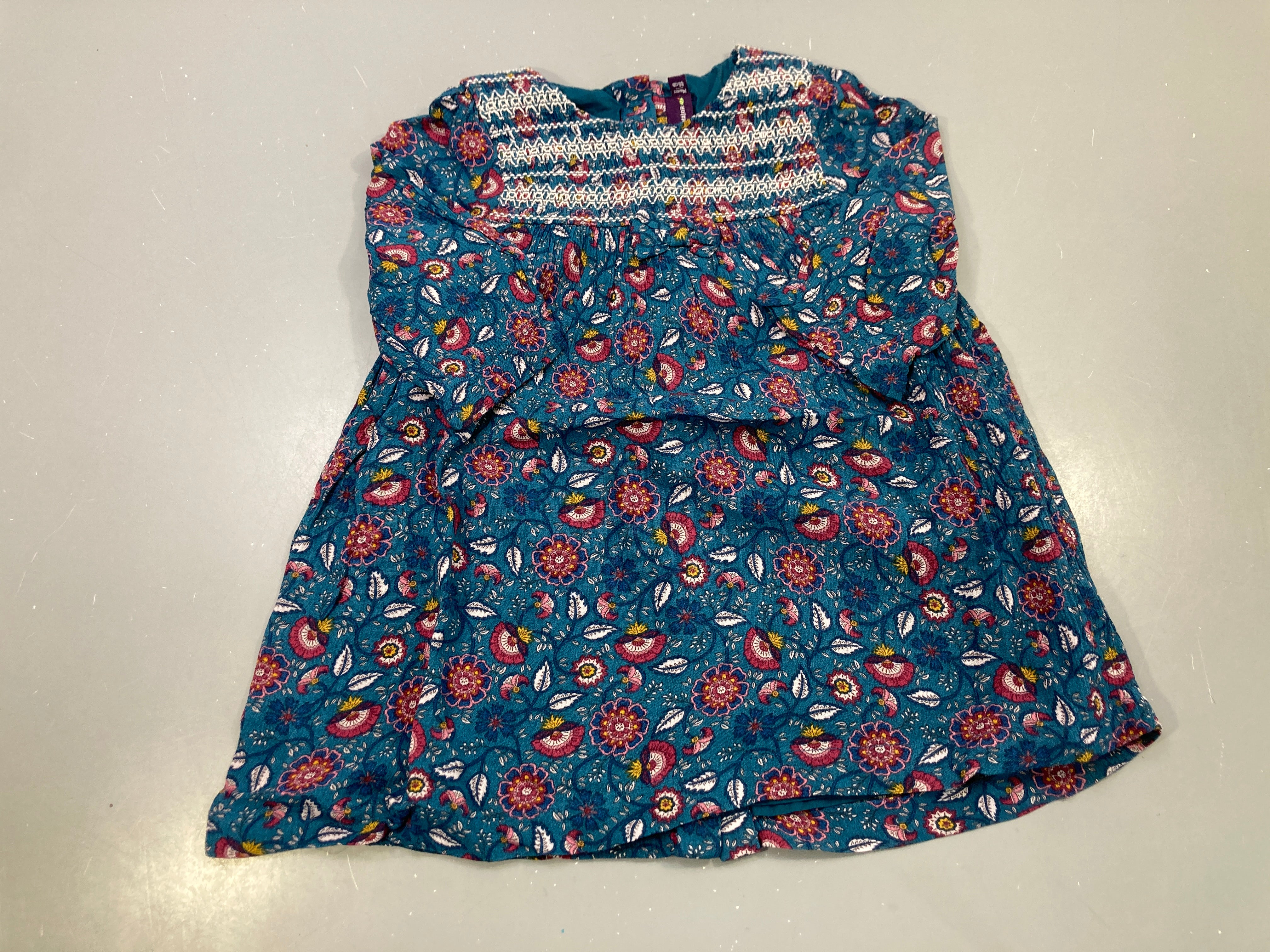 Robe m.l bleu canard fleurie, s.mocks brodés