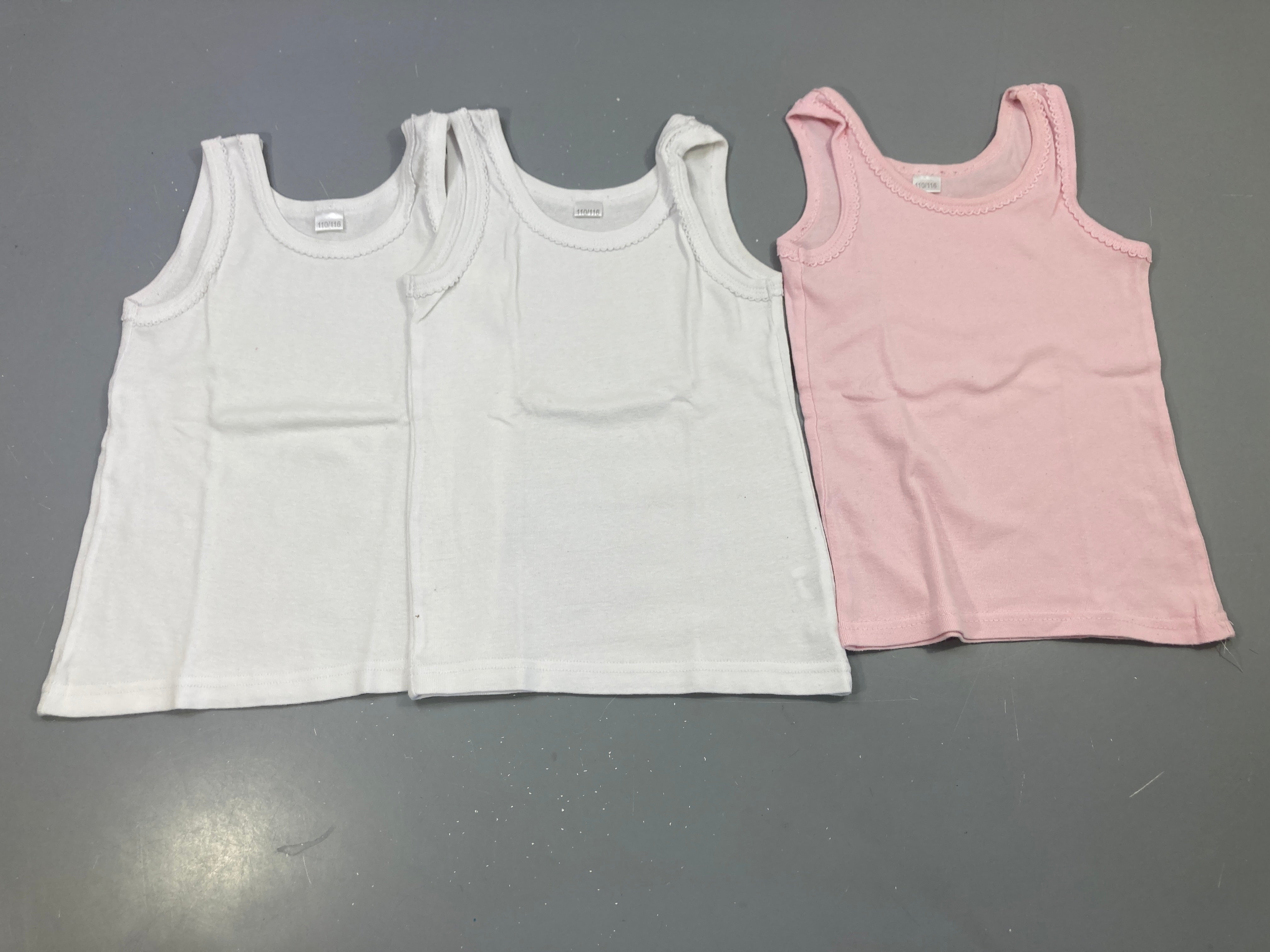 3 Chemisettes s.m blanc et rose,bords festonnés