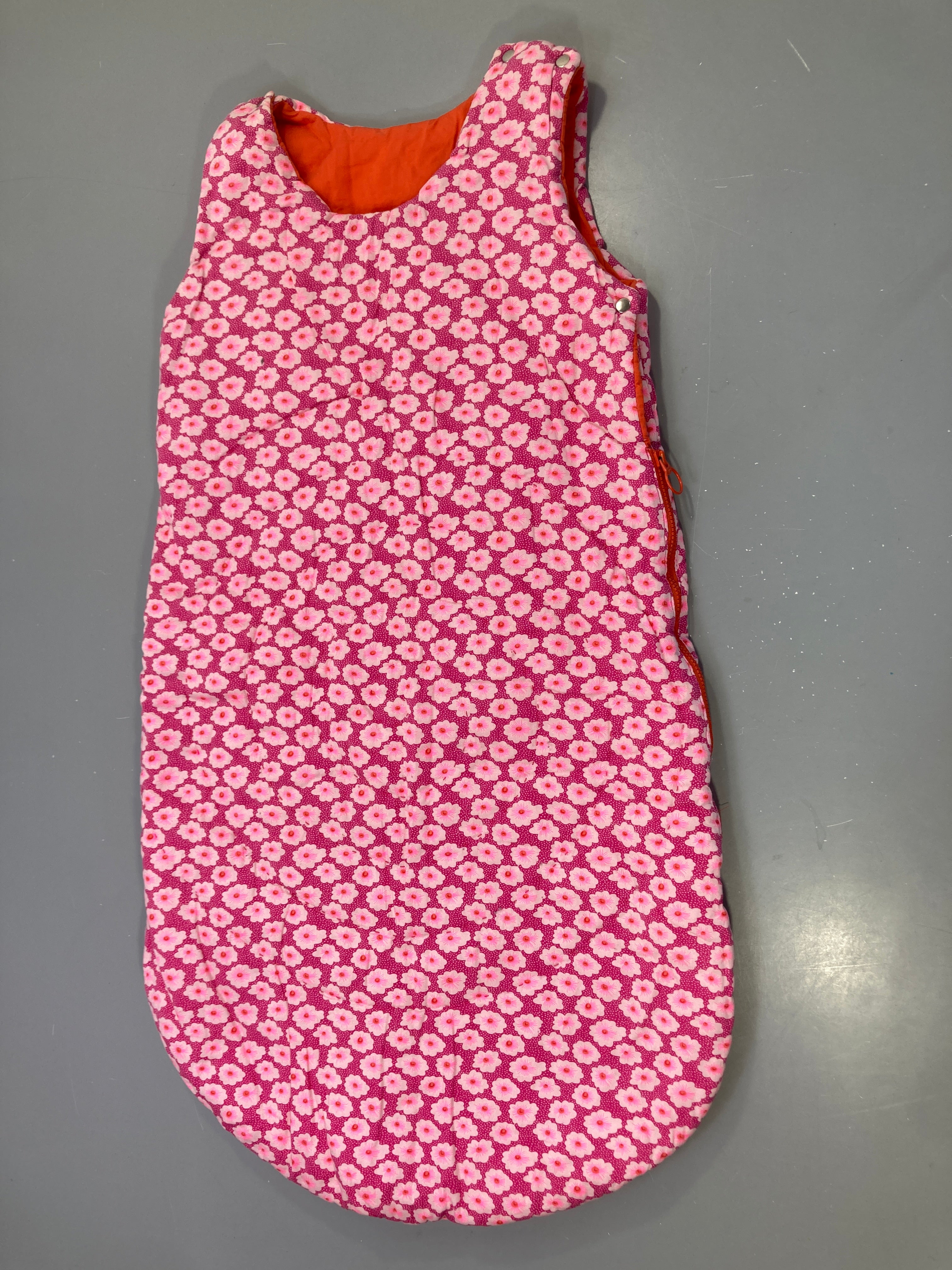 Gigoteuse s.m fuchsia fleurs roses, doublure orange, zippée, Petit pan