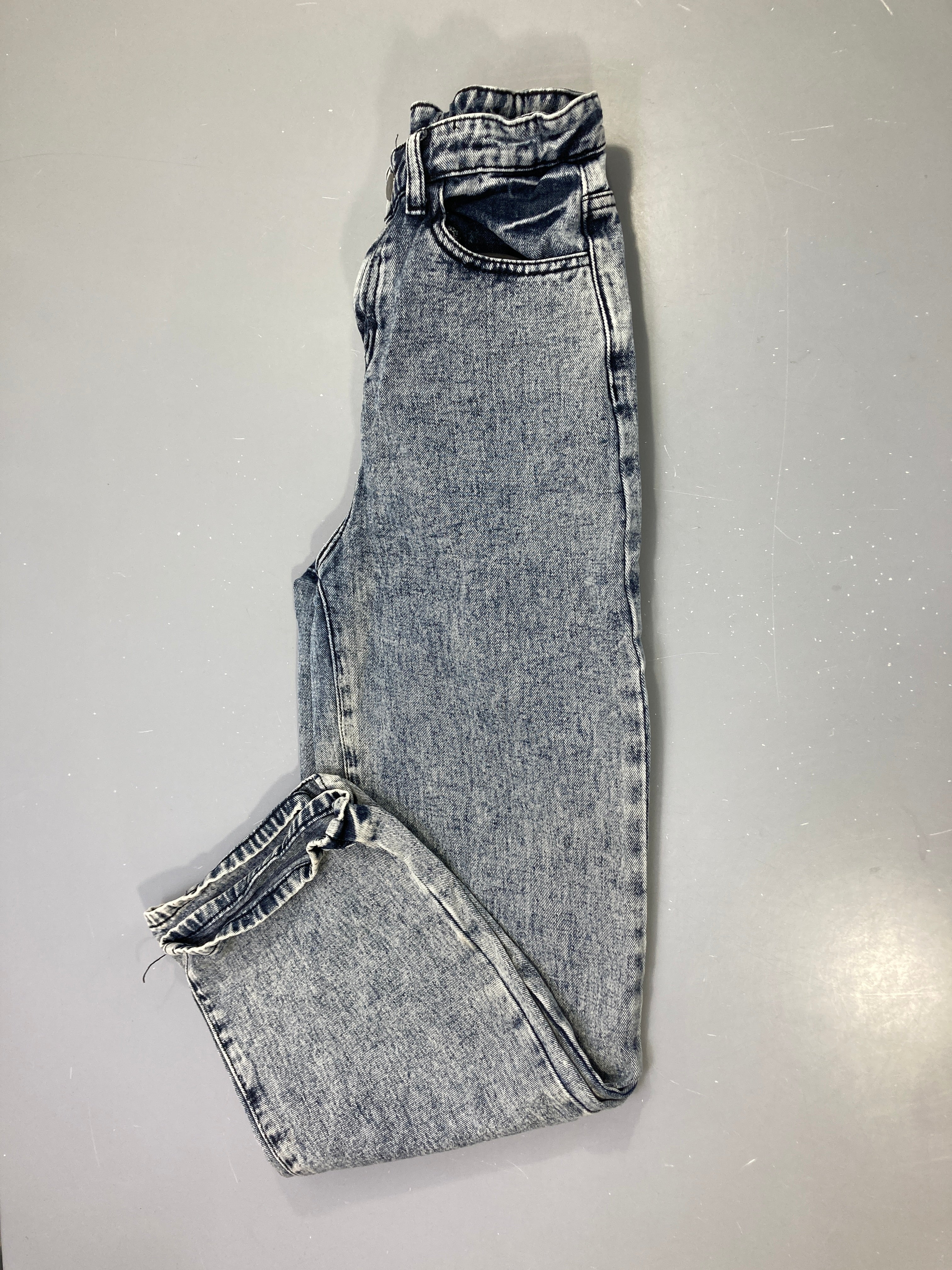 Jean bleu délavé effet neige, taille haute