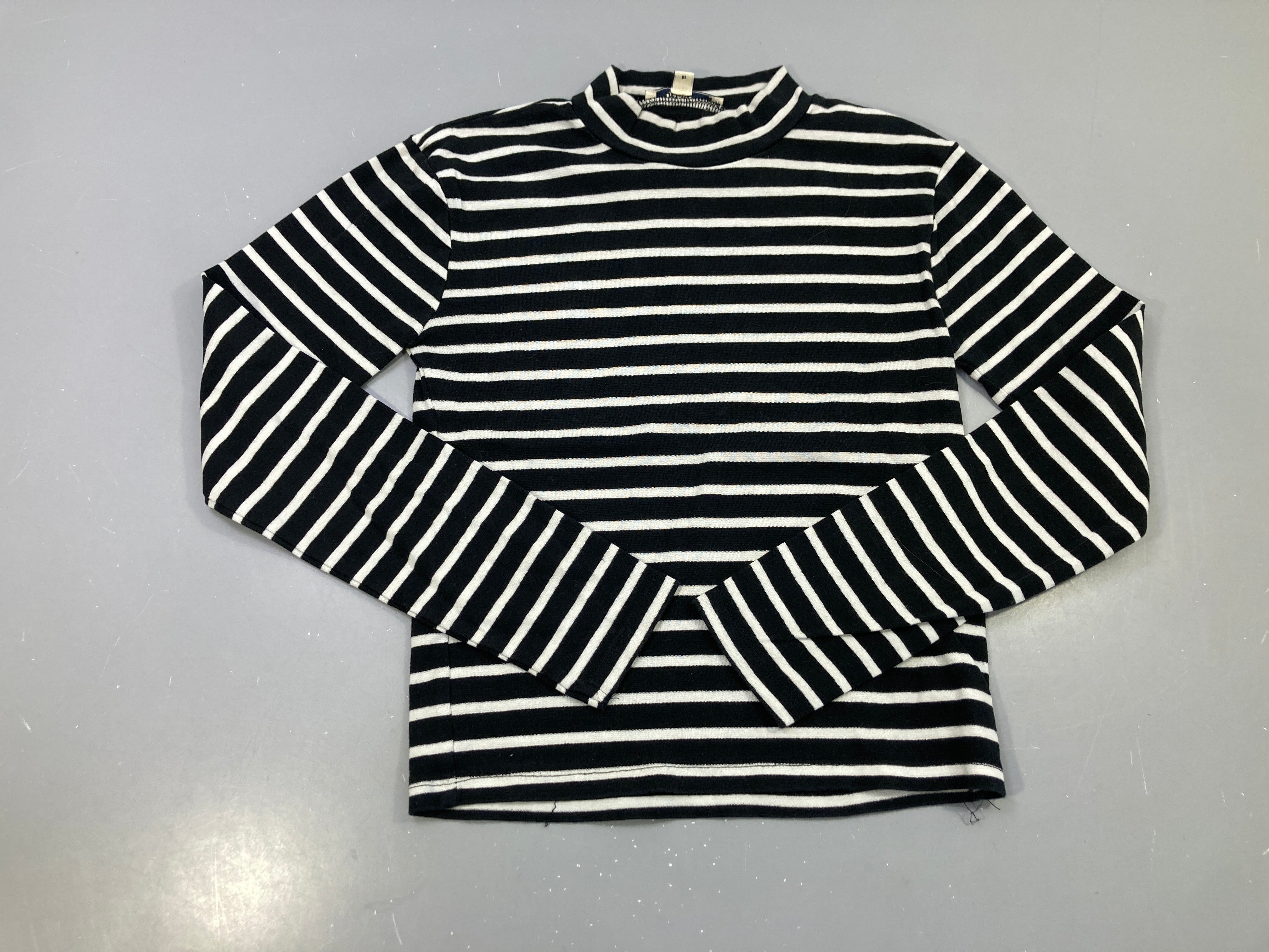 T-shirt m.l col montant noir rayé blanc