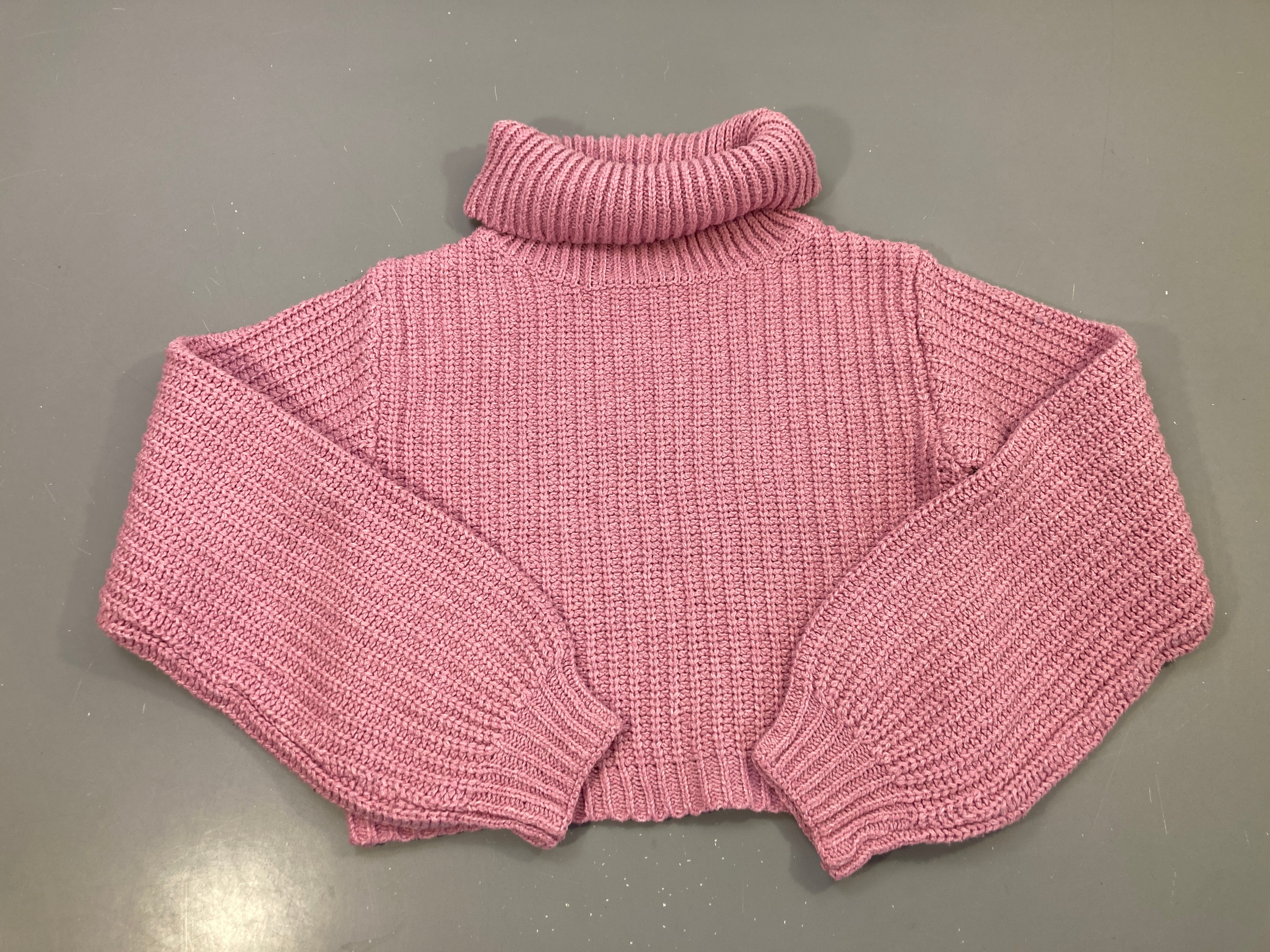 Pull col roulé rose mauve grosse maille, court
