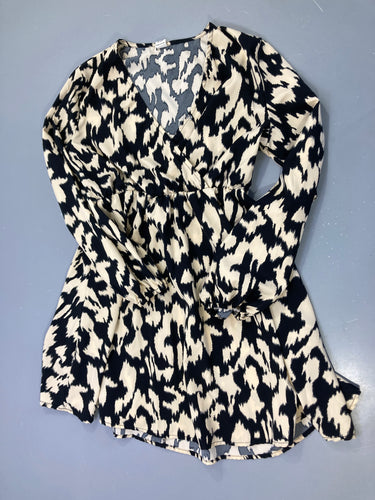 Robe m.l noire et beige motif animal, cache-cœur, moins cher chez Petit Kiwi