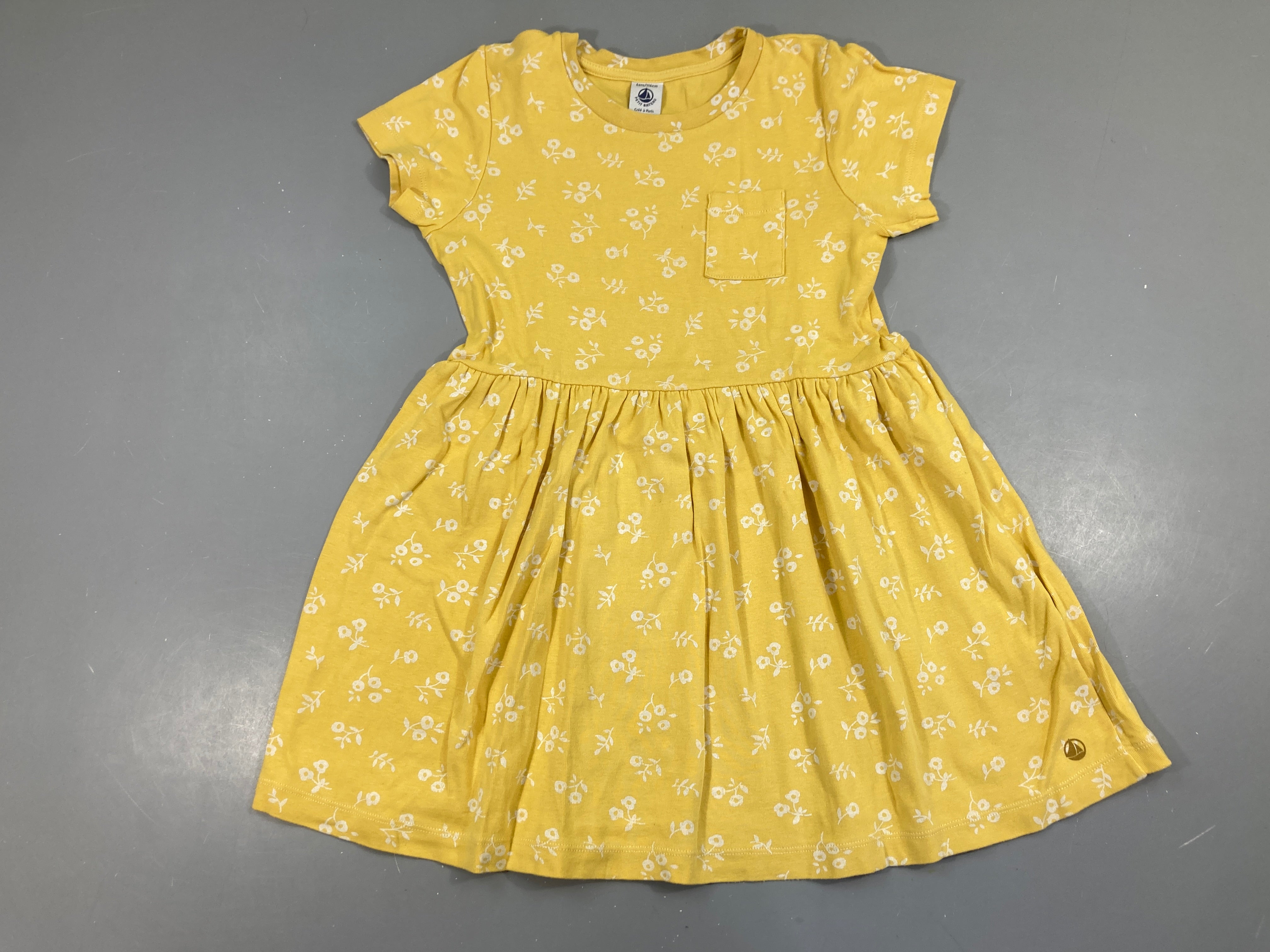Robe m.c molleton jaune fleurs légèrement boulochée