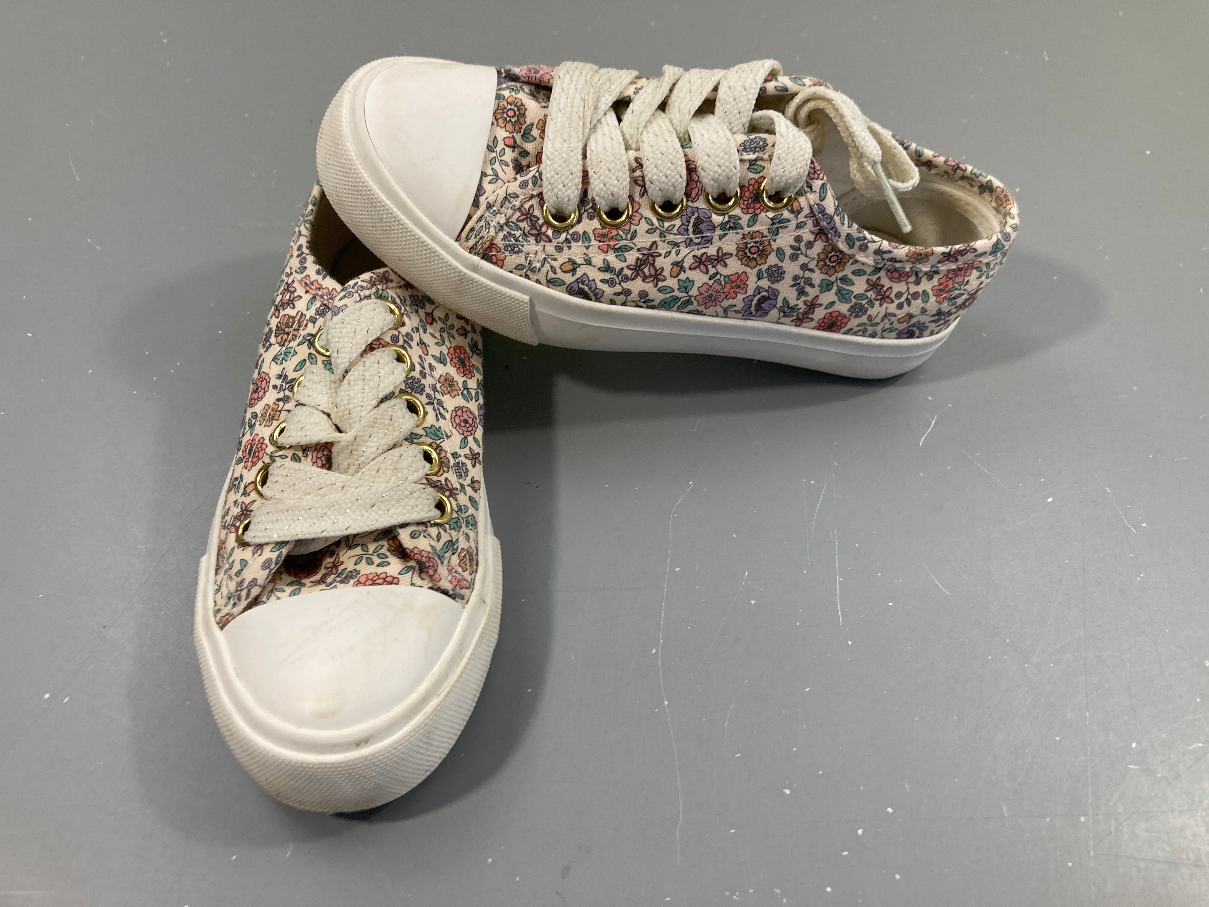 Toiles blanches fleurs, 29