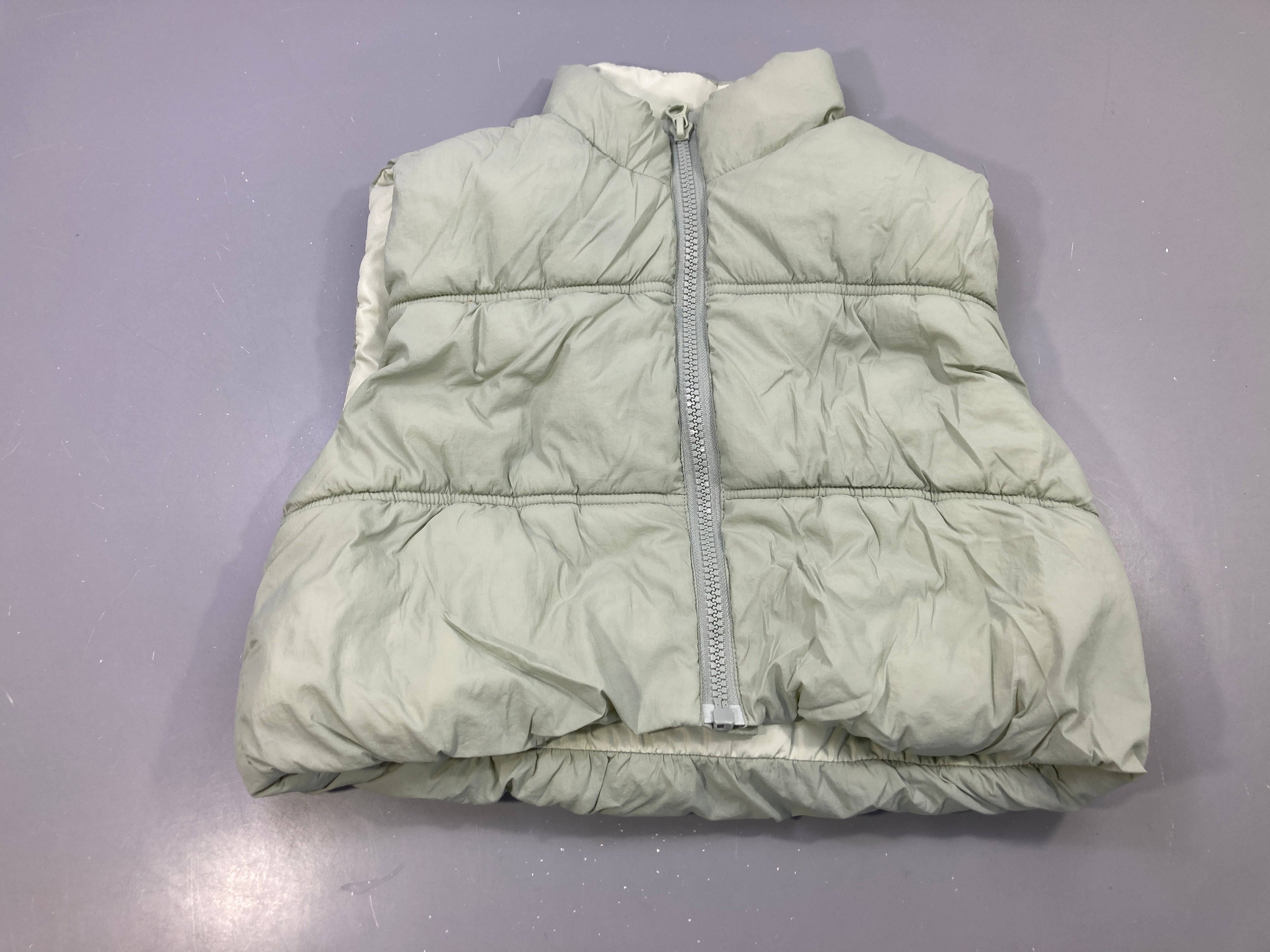 Bodywarmer vert sauge zippée, col montant