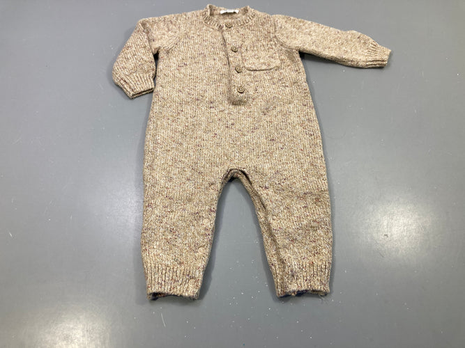 Combinaison en tricot beige chiné, très légèrement bouloché, moins cher chez Petit Kiwi