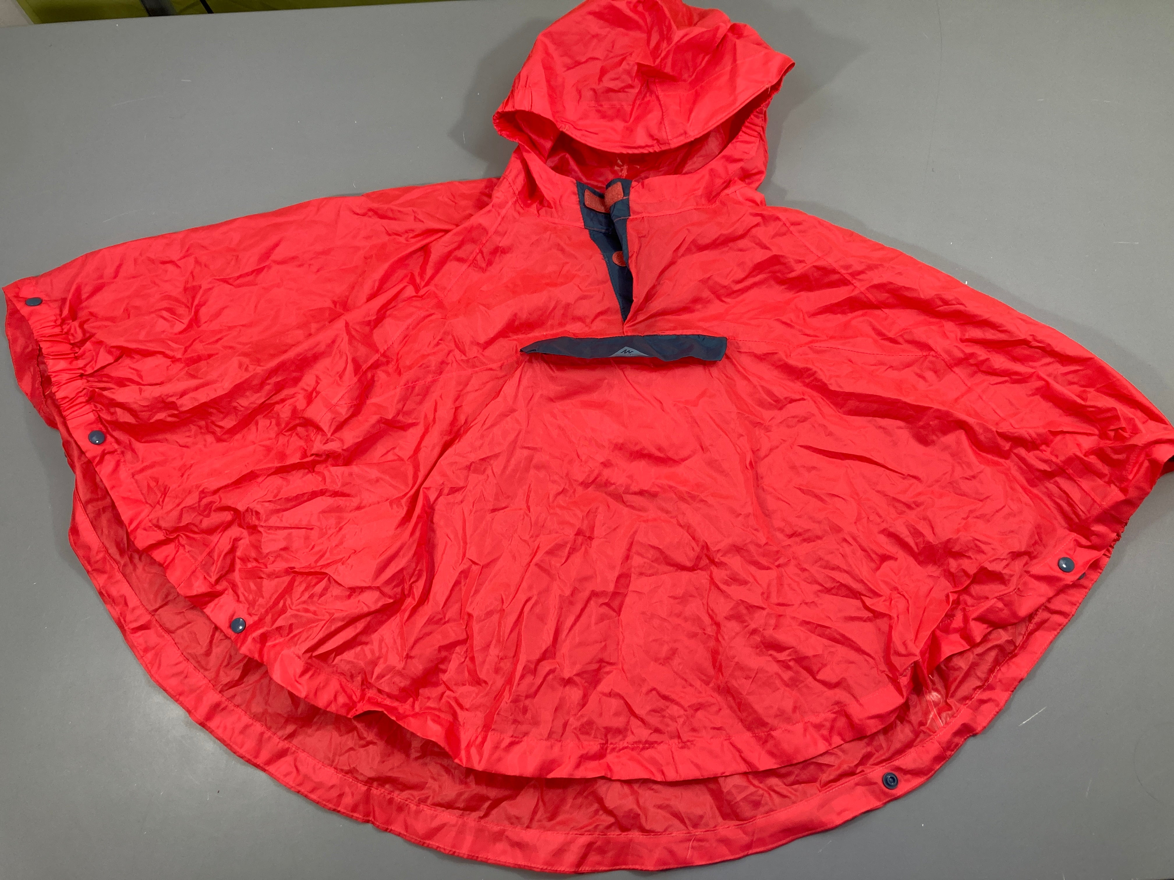 Cape de pluie style k-way rose vif