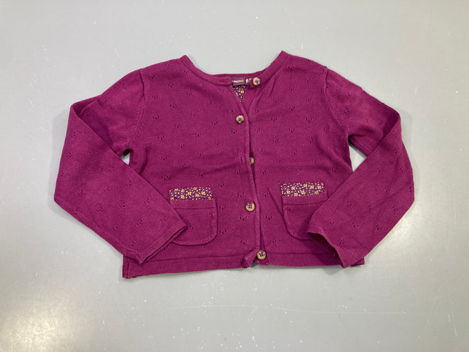 Gilet prune maille ajourée, poches fleuries, moins cher chez Petit Kiwi