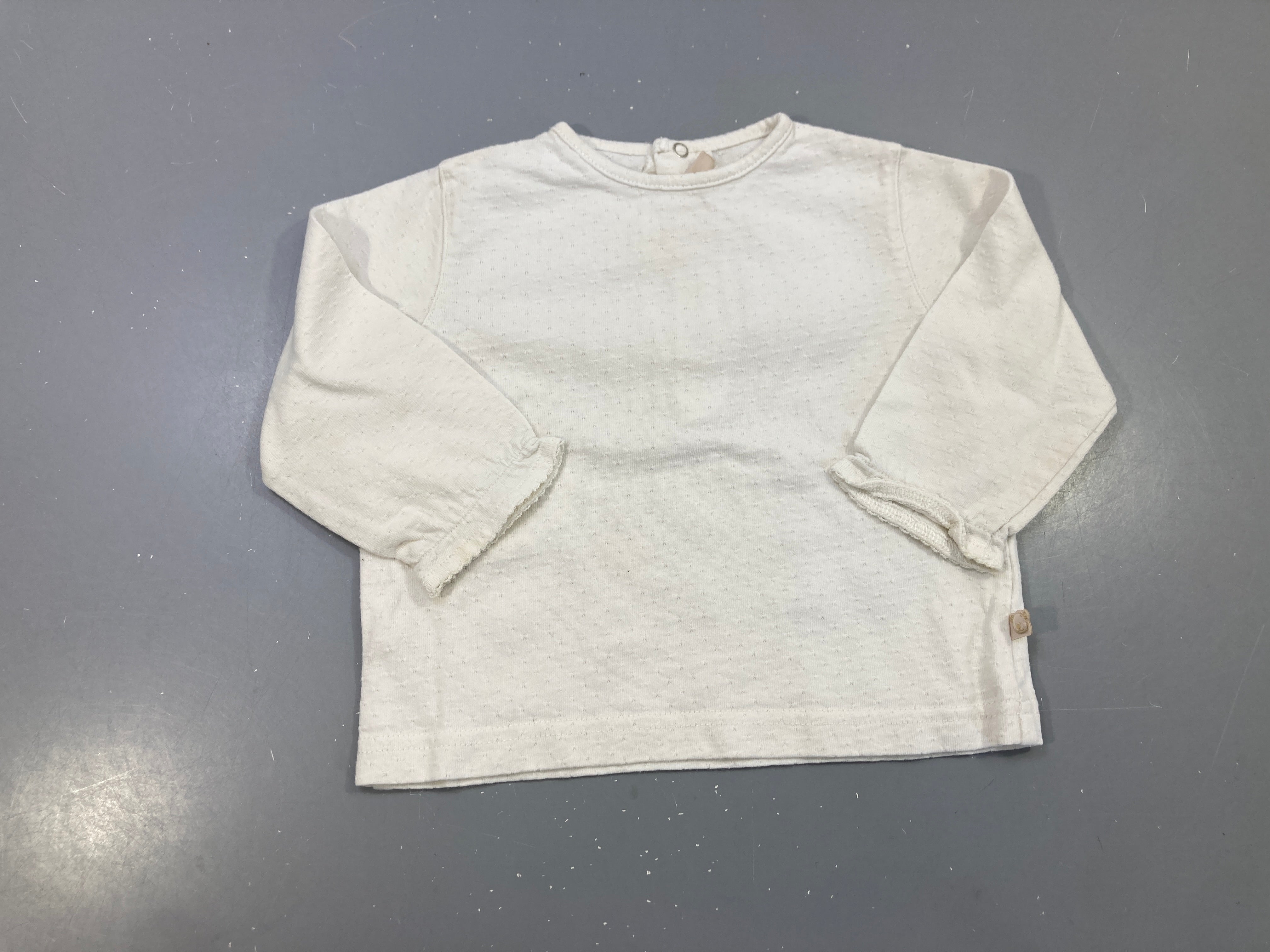 T-shirt m.l écru plumetis, poignets volantés Petites taches manches