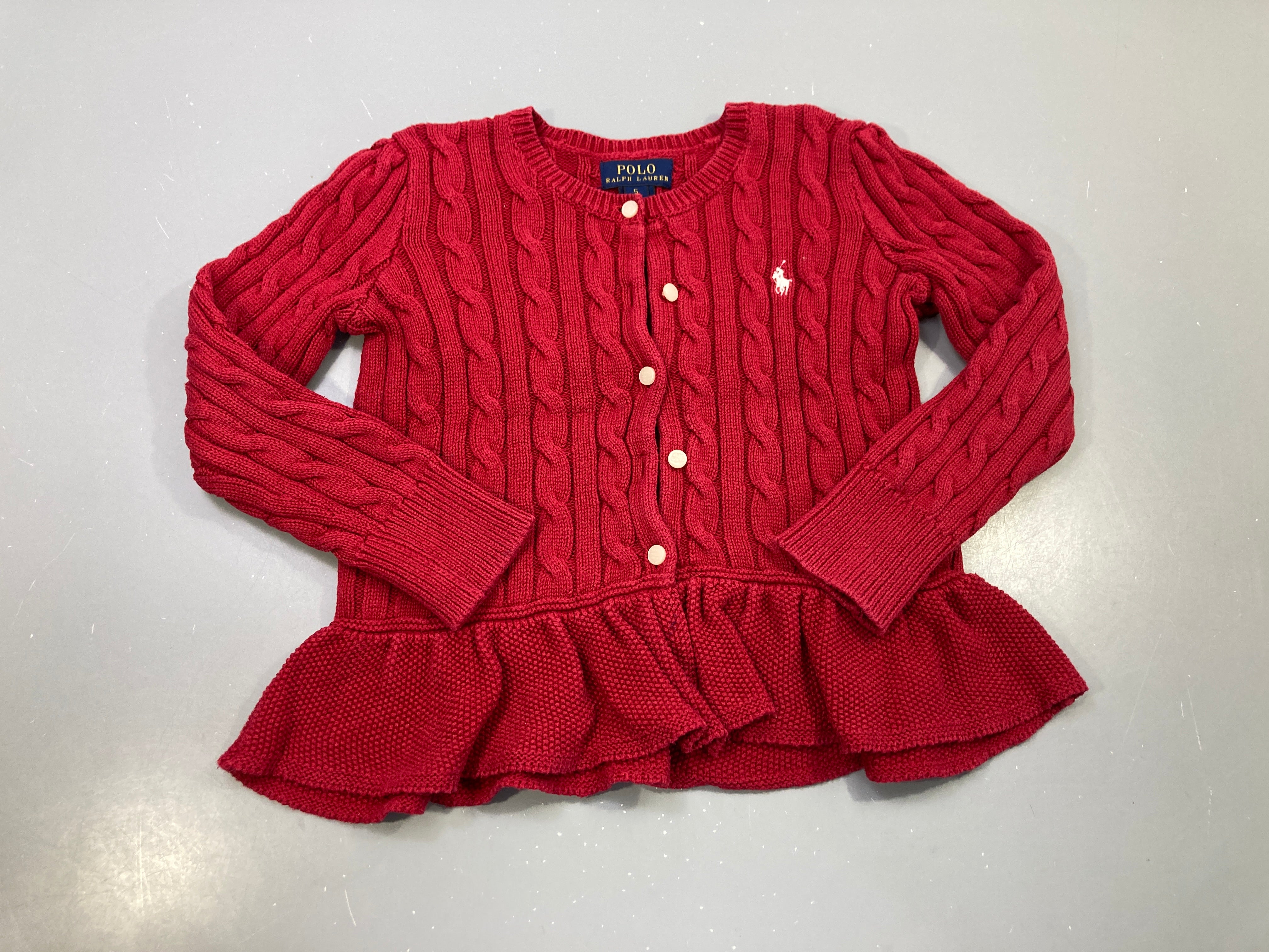 Gilet rouge maille torsadée, basque volantée, boutons