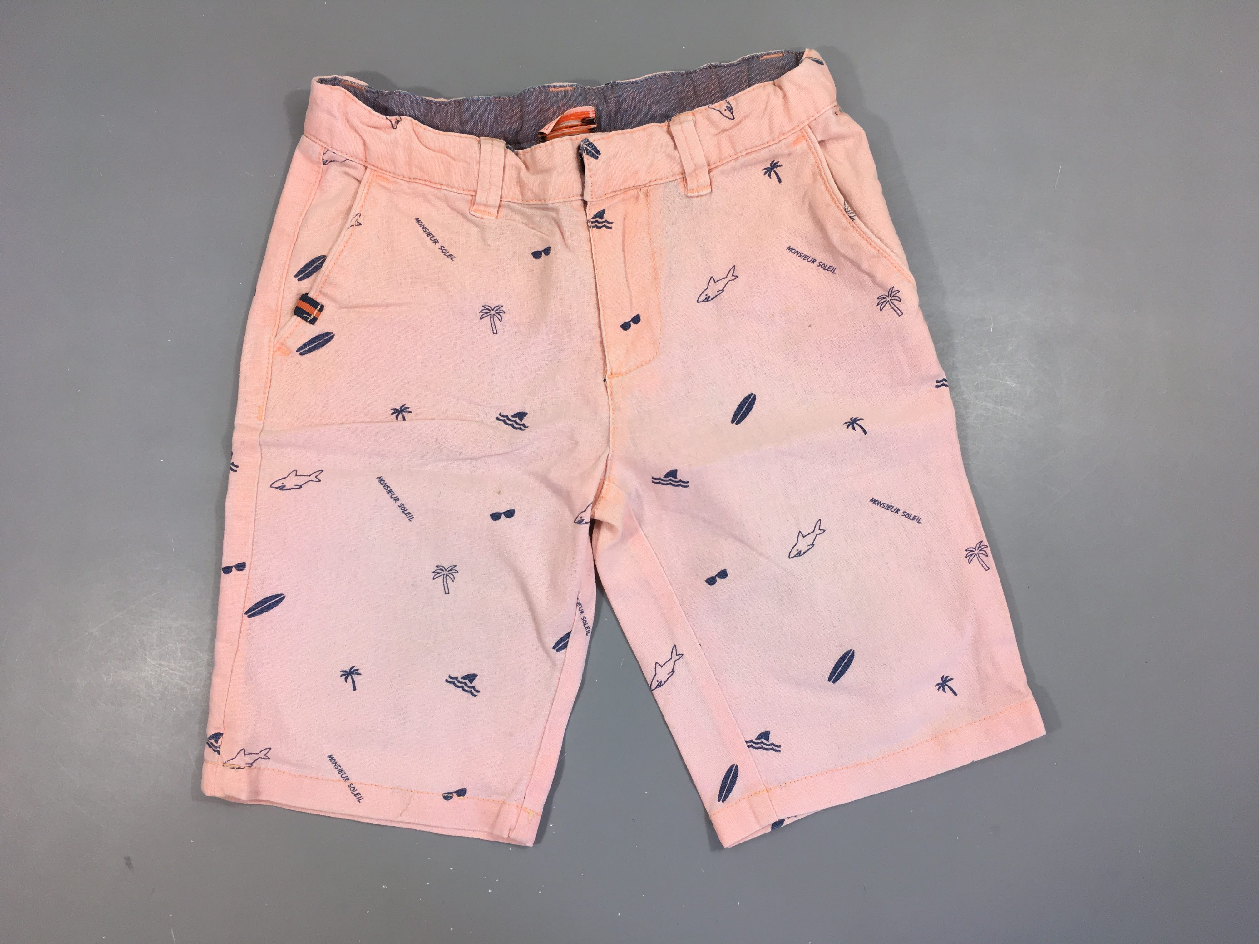 Bermuda chino  52% Lin rose pâle  requins-légères taches